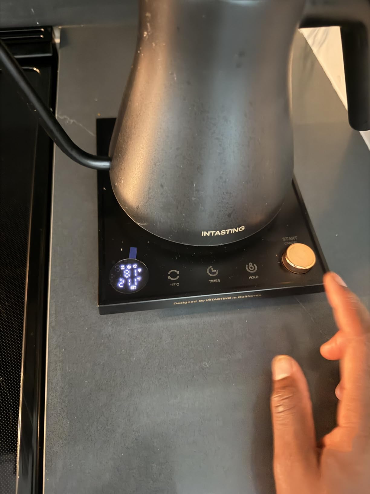 INTASTING Electric Kettles, Gooseneck Electric Kettle, ±1℃ Temperature Control, Stainless Steel Inner, Quick Heating, for Pour Over Coffee, Brew Tea, Boil Hot Water, 0.9L (Black) customer photo 1