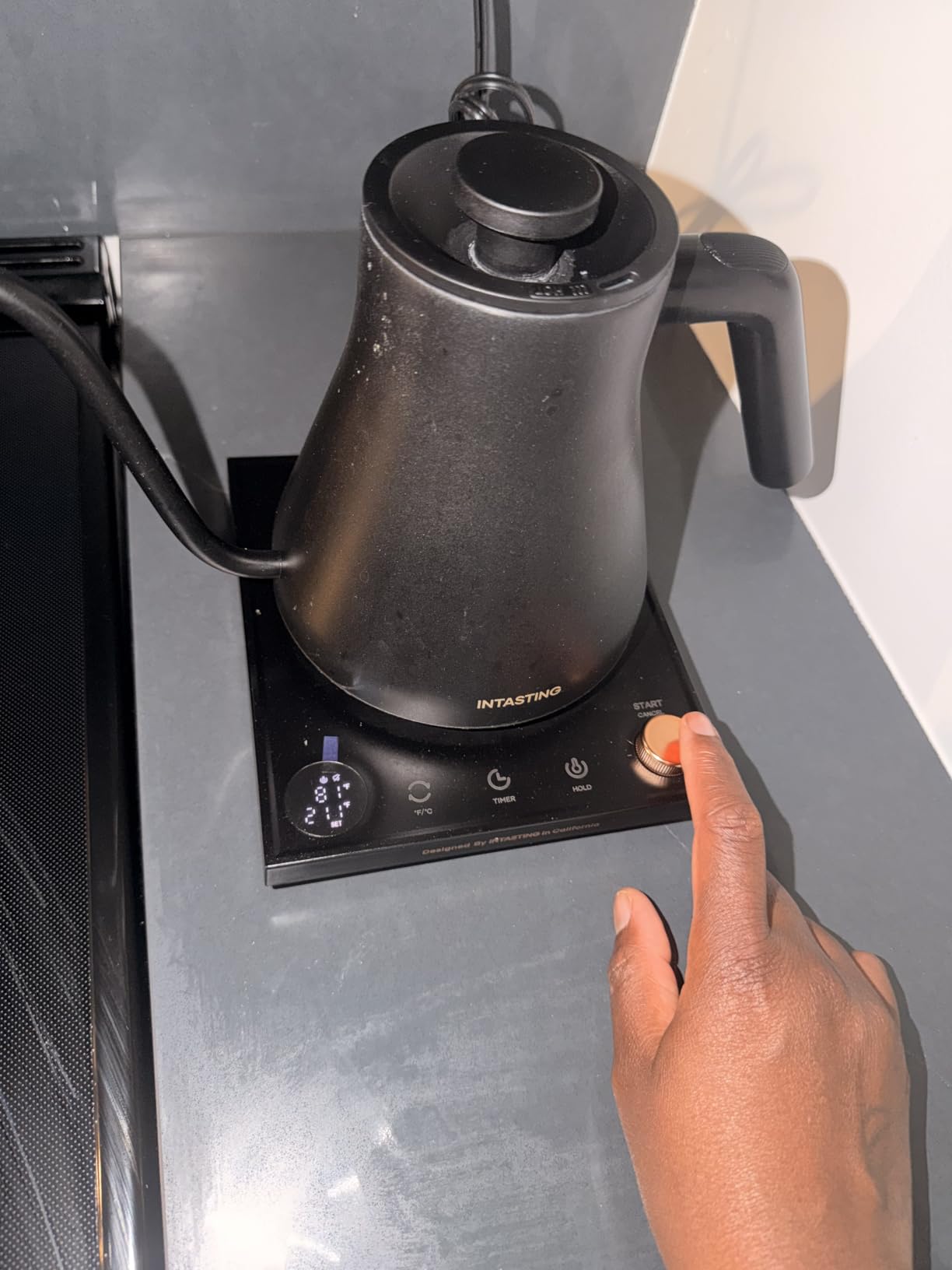 INTASTING Electric Kettles, Gooseneck Electric Kettle, ±1℃ Temperature Control, Stainless Steel Inner, Quick Heating, for Pour Over Coffee, Brew Tea, Boil Hot Water, 0.9L (Black) customer photo 2