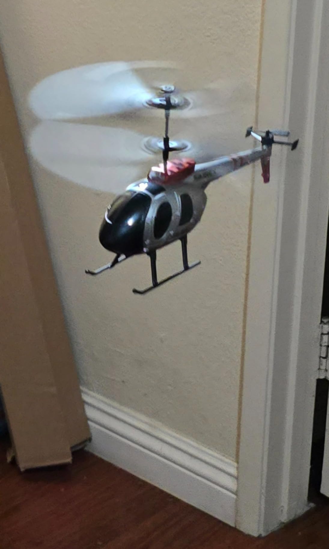 SIMREX RC Helicopter Toy for Kids & Beginners - Altitude Hold, 2 Speeds, Rechargeable with 2 Batteries, Indoor/Outdoor Hands-on Play, Ideal Gift for Boys Girls customer photo 1