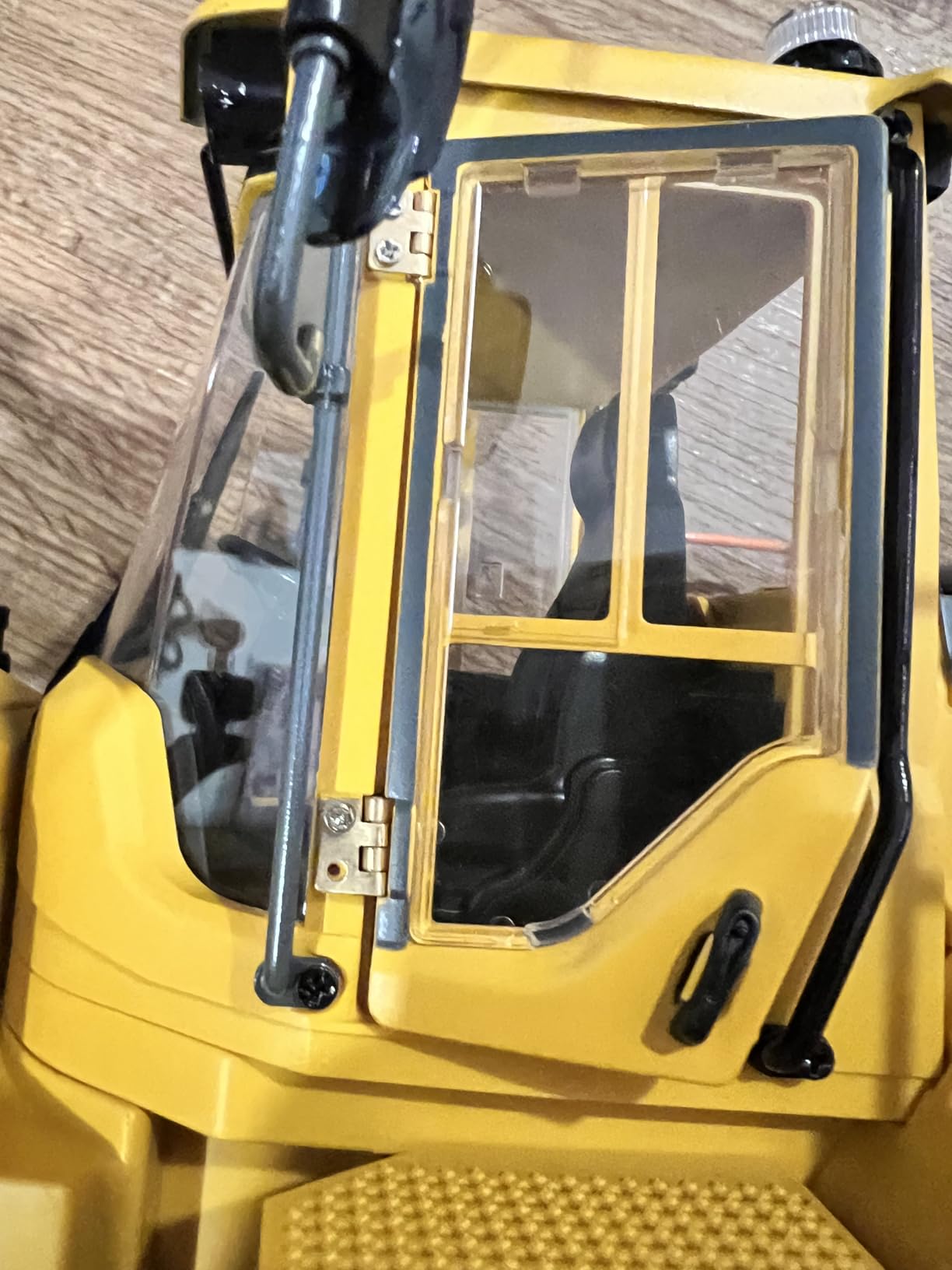 DOUBLE E Volvo 1:16 Scale RC Excavator 3-in-1 Construction Toys with 360 Rotation, Metal Shovel, Drill & Grabber - Professional Grade Remote Control Engineering Vehicle customer photo 1