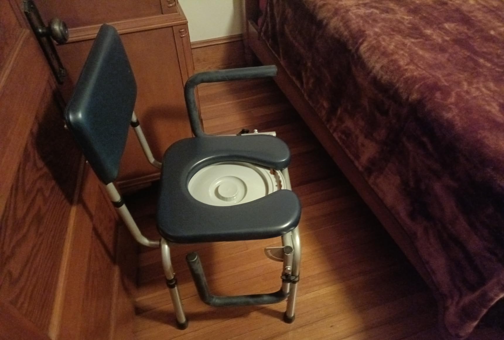 Drop Arm Bedside Commodes for Seniors, Potty Chair for Adults, Portable Commode Toilet with Padded Seat and Backrest, 400lbs Capacity, Height Adjustable, 6.3QT Bucket & Splash Guard, Blue customer photo 1