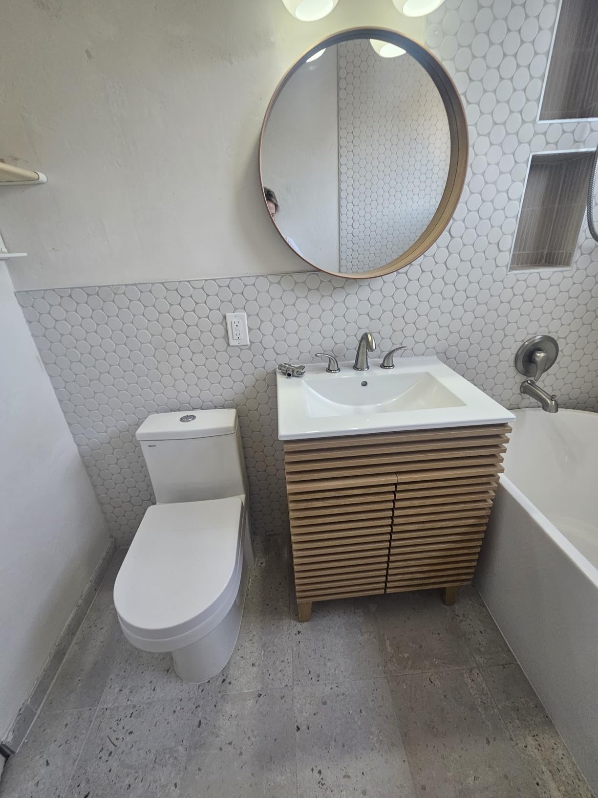 DeerValley Compact One Piece Toilet with Comfortable Seat Height Modern Standard Toilet for Small Bathroom Dual Flush 1.1/1.6 GPF Powerful & Quiet 12