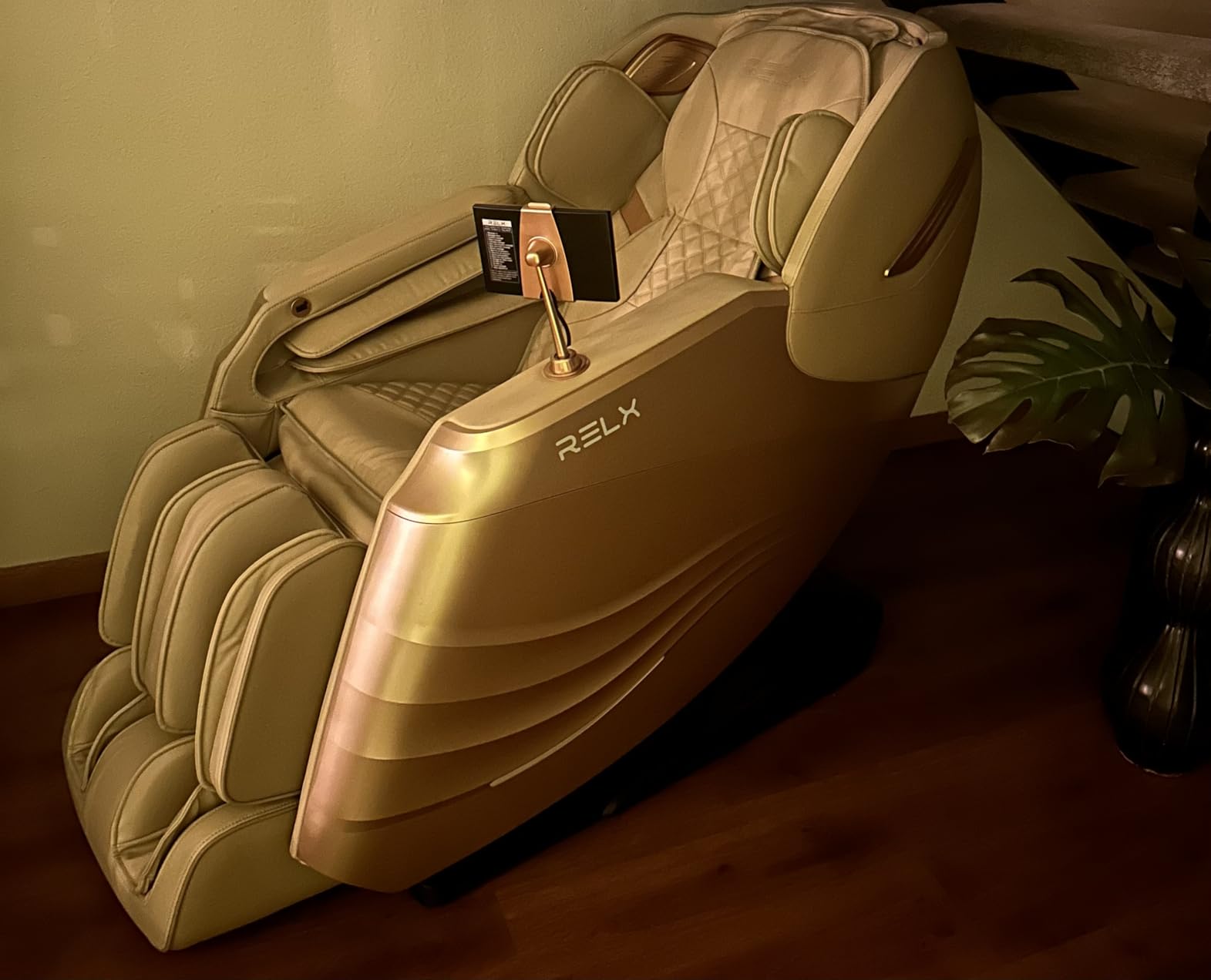 RELX Massage Chair Full Body with Body Scan, Zero Gravity, SL-Track, Cream | 20 Modes Shiatsu Massage Chair Built-in Heat System, Airbag Massage with Deep Yoga Stretch, Calfrest Extension and AI Control customer photo 1