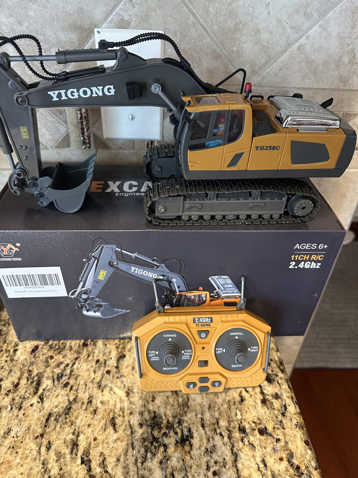 Remote Control Excavator Toy, 11CH 2.4GHz Excavator RC Construction Vehicle | RC Sand Digger with Light, 2 Batteries, Metal Construction Truck Toys for Kids customer photo 2