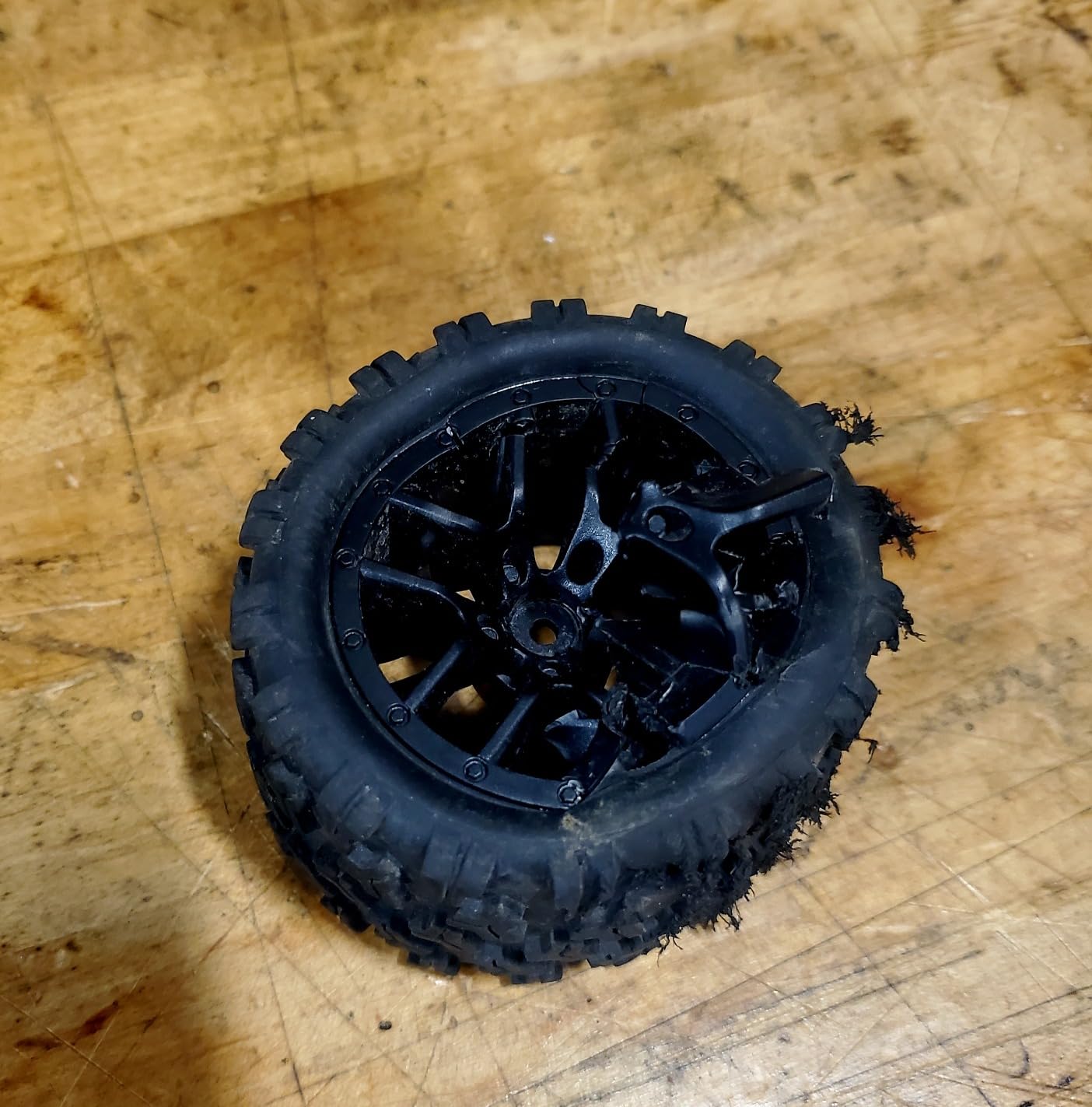 HAIBOXING 18859E 1:18 Scale RC Truck, 4X4 Off-Road Truck High Speed 36km/h | Hobby RTR 2.4GHz Remote Control Car Water-Resistant Electronics Two Li-Po Batteries Extended Playtime RC Cars for Kids&Adults customer photo 2
