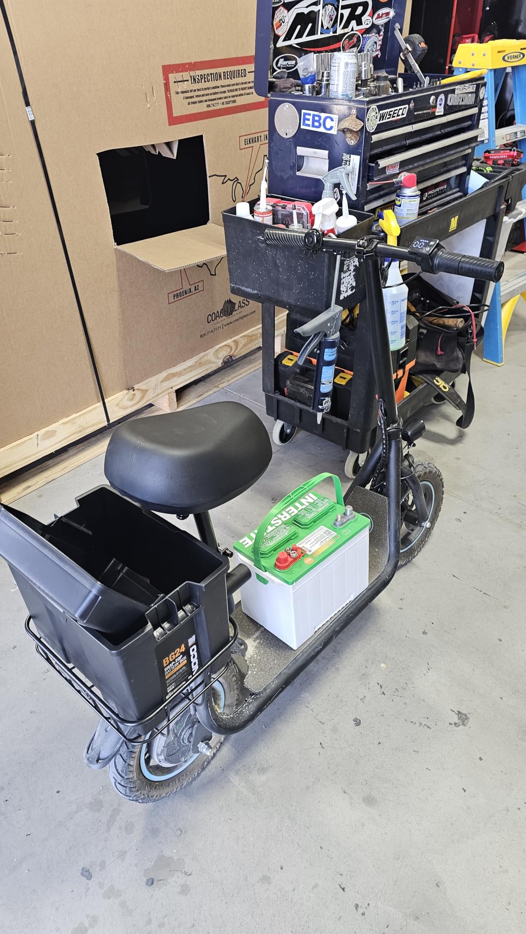 AWWSCOOTER Electric Scooter with Seat & Basket for Adults, 20-Mile Range, Foldable Frame, 3 Speed Modes, Dual Disc Brakes, 265 lb Capacity, UL2272 Certified customer photo 2