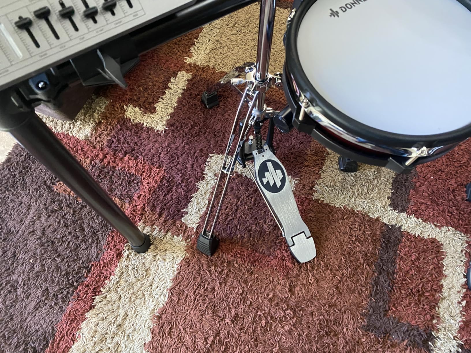 Donner Electric Drum Set DED-300 Pro, Electronic Drum Kit Adult, Professional Full Size 6-Drum & 3-Cymbal Setup, 12'' Single-Zone Hi-hat with Stand, 1100+ Professional Tones, Gifts for Men Him Teens customer photo 1
