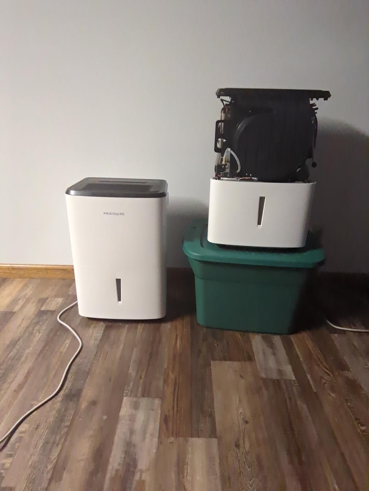 Frigidaire 35 Pint Dehumidifier for Home, Bedroom & Medium Rooms, White | Portable, Quiet Energy Efficient, Humidity Absorber, Moisture Extractor customer photo 1