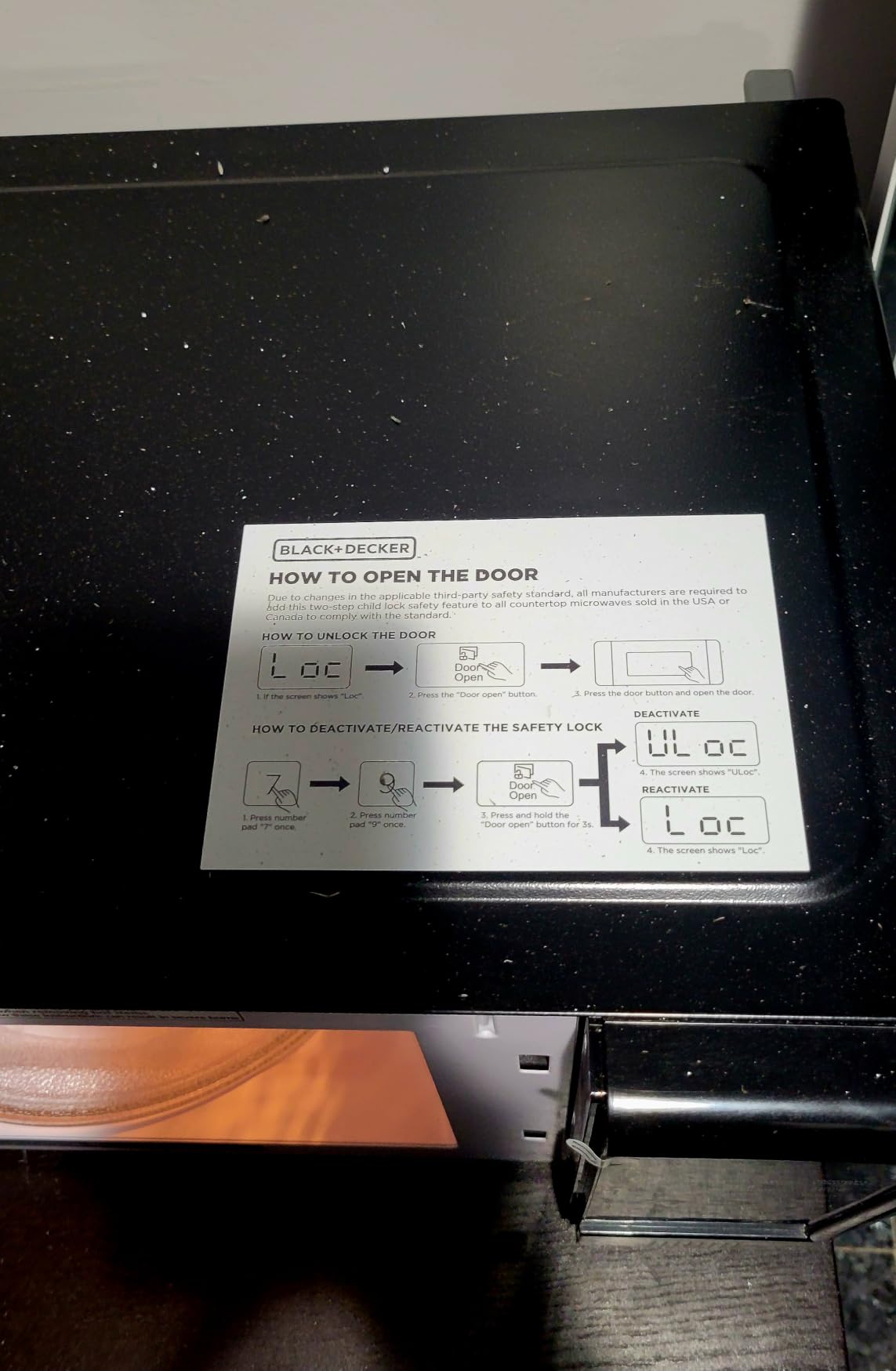 BLACK+DECKER Over-the-Range Microwave Oven with Air Fryer, 1.5 Cu.Ft, 900W customer photo 1