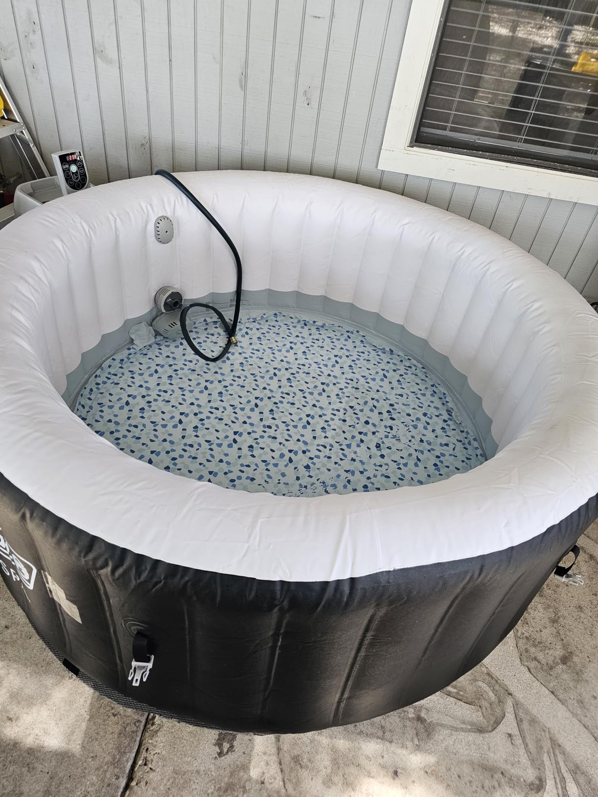 Coleman SaluSpa Miami Energy-Efficient AirJet 2-4 Person Inflatable Hot Tub | Smart Portable Outdoor Spa, Built-in EnergySense Insulation, Freeze Shield Technology, 120 Soothing Jets, 71