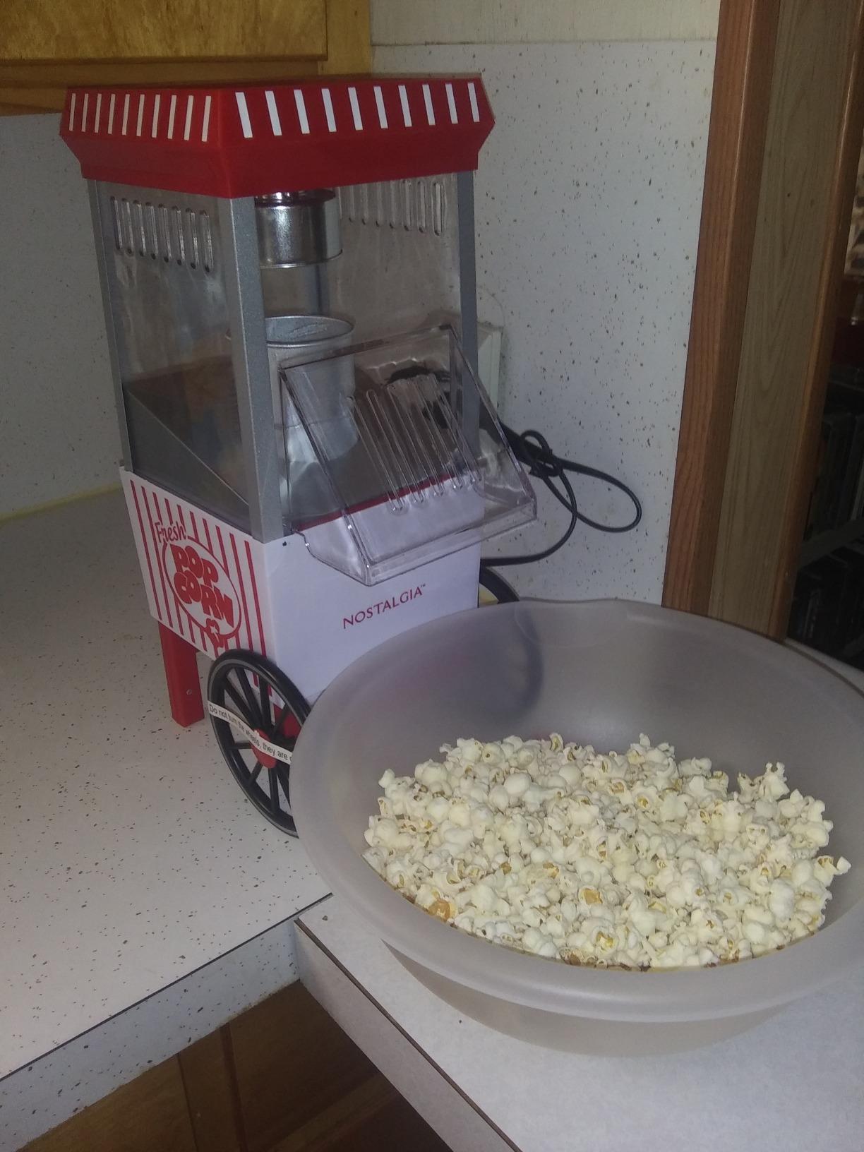 Nostalgia 8-Cup Hot Air Popcorn Maker & Bowl - 2-In-1 Bowl & Lid, 2 oz Measuring Cup - Oil-Free Popcorn for Movie Night, Snacks, Birthday Parties, White customer photo 2