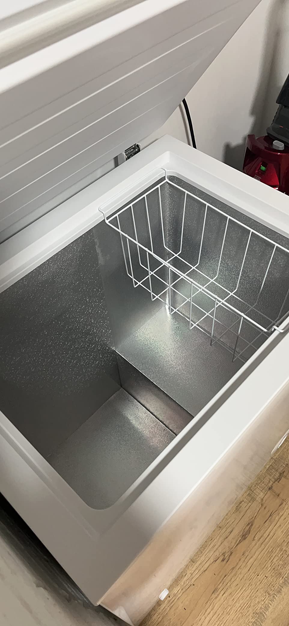 Chest Freezer 18 Cu Ft, Deep Freezer with 7 Level Adjustable Thermostat, Large Capacity Chest Freezer for Garage, Basement, Restaurants, White customer photo 1