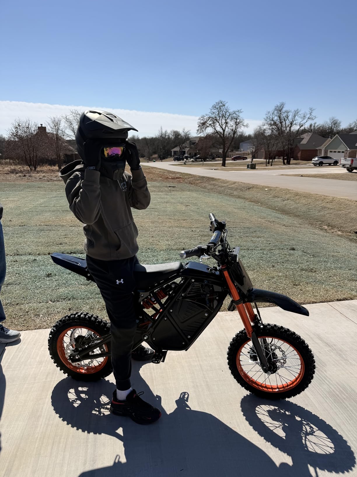 ESKUTE Electric Dirt Bike for Teens Adults, Mid-Drive Motor 3500W Peak, Electric Motorcycle 48V23Ah Battery, 53-Mile Range, 38-46mph, Hydraulic Nitrogen Dual Shock Absorbers customer photo 1