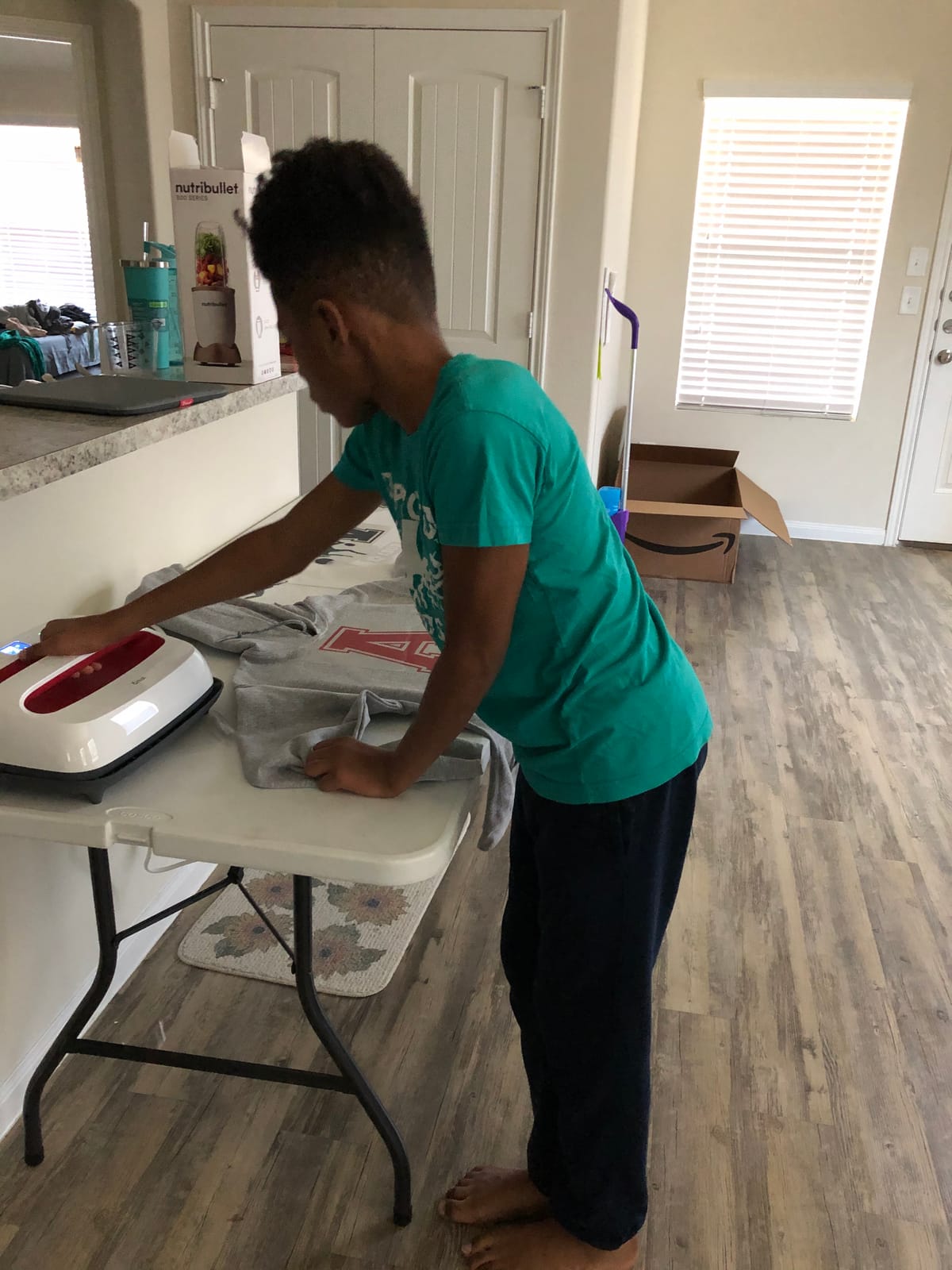 Cricut EasyPress SE - 12 in x 10 in Heat Press - Blue | 12 in x 10 in Heat Transfer Machine for T-Shirts, Sweatshirts, Blankets, Pillows, & More - Easy to Use customer photo 2