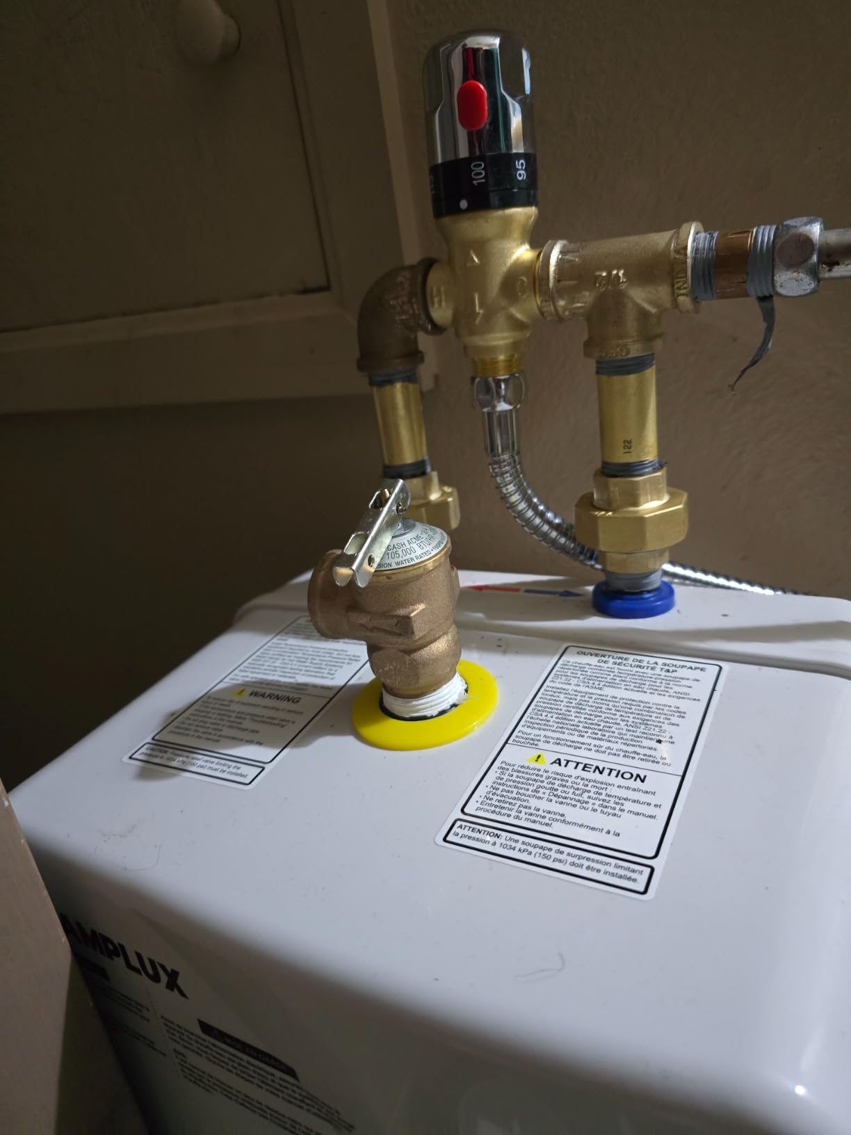 CAMPLUX Tankless Water Heater Electric 6kW at 240 Volts, Point of Use Instant Hot Water Heater CSA Approved with Temperature Display, Under Sink Self Modulating Technology, White customer photo 1