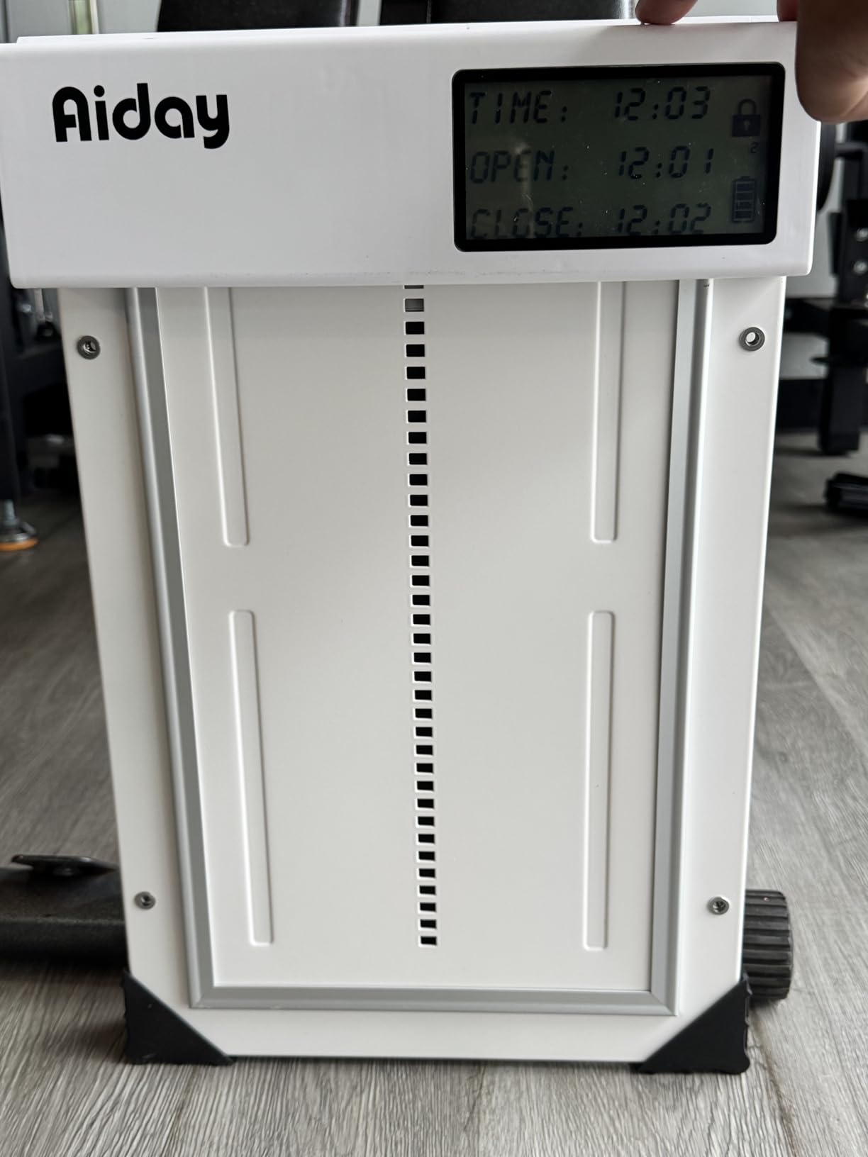 Automatic Dog Door for Door with Collar Sensor, Electronic Medium Dog Door with Anti-Pinch, Timing Function, Metal Frame & Panels, Mains-Powered - M customer photo 1