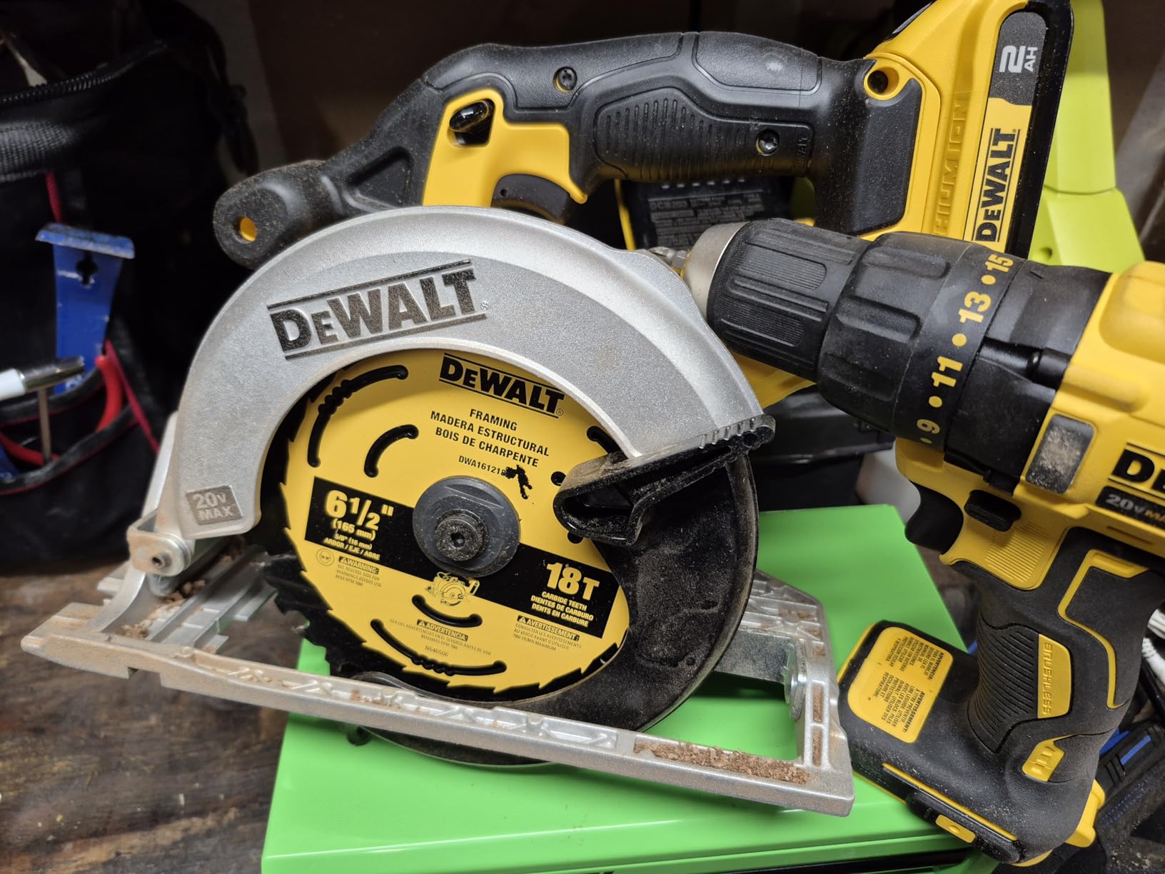 DEWALT 20V MAX Cordless Drill Driver and Circular Saw Combo Kit with 2 x 2 Ah Batteries and Charger, Contractor Bag (DCK252D2) customer photo 2