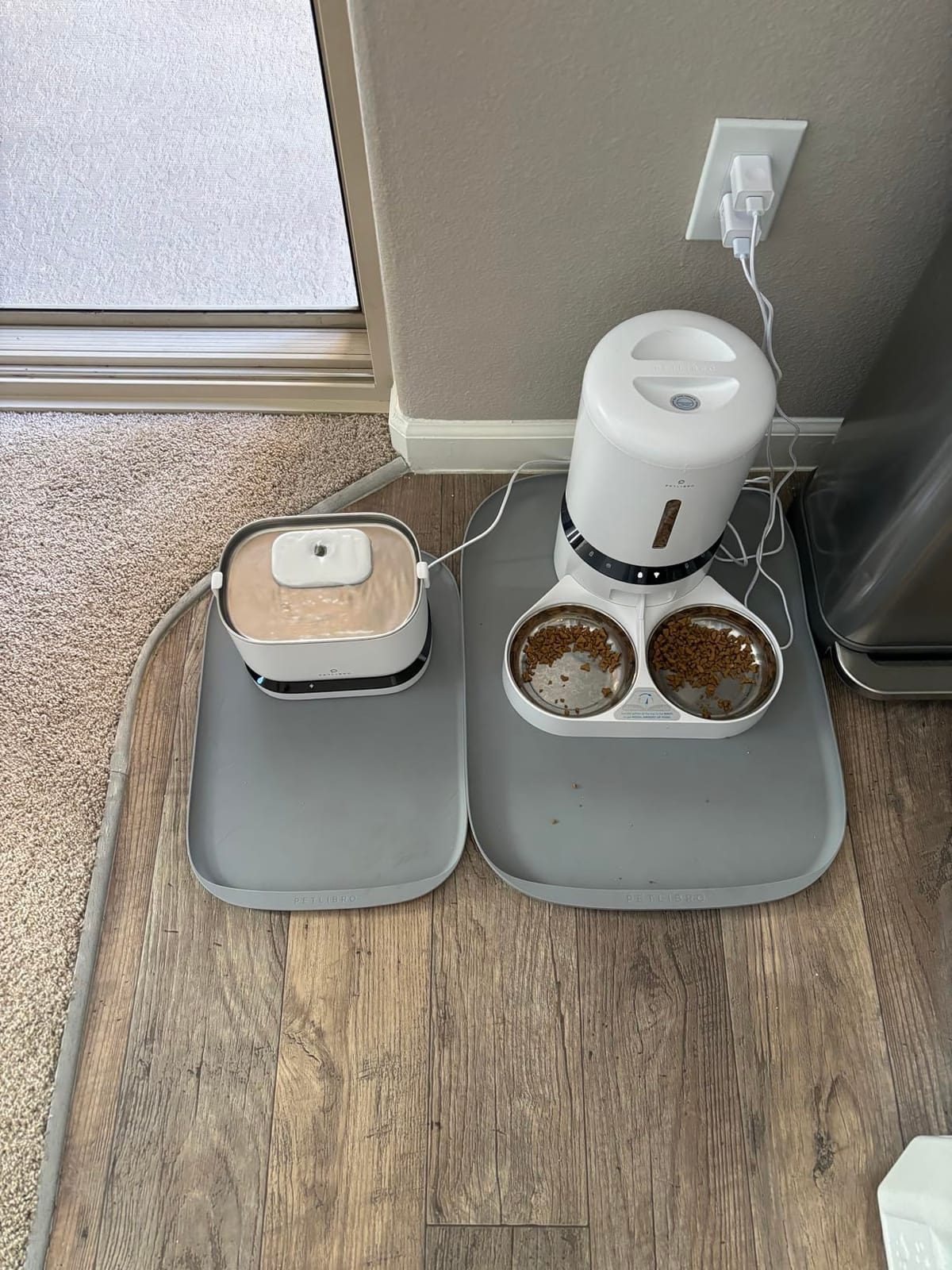 PETLIBRO Automatic Wet Food Cat Feeder 2026 New Version with Semiconductor Cooling, Refrigerated 3 Fresh Meals in 3 Days, App-Controlled Pet Food Dispenser, Stainless Steel Bowl, Easy to Clean customer photo 1