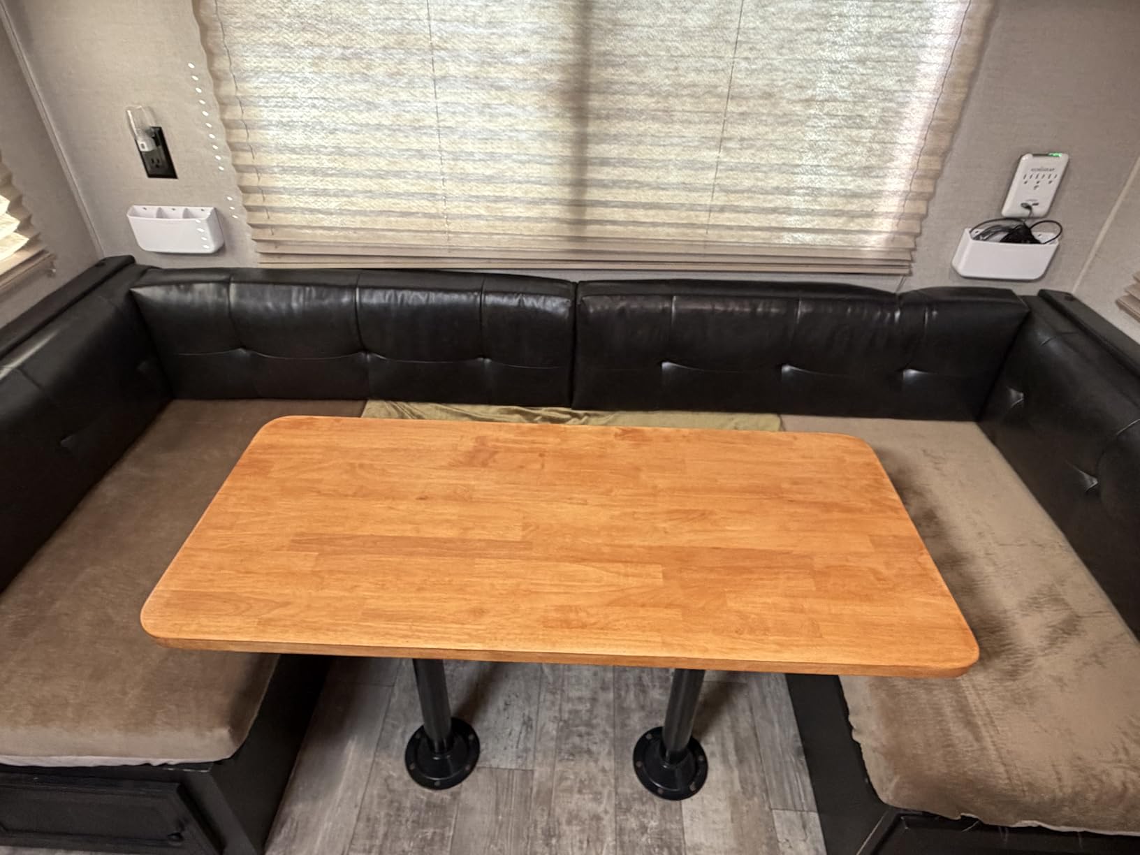 Howizz 48 x 25 Inch Solid Hevea Wood Table Top with UV Coating - 1 Inch Thick Butcher Block Countertop for Standing Desk, Office Table, Workbench, DIY Furniture Projects, Chestnut Brown customer photo 2