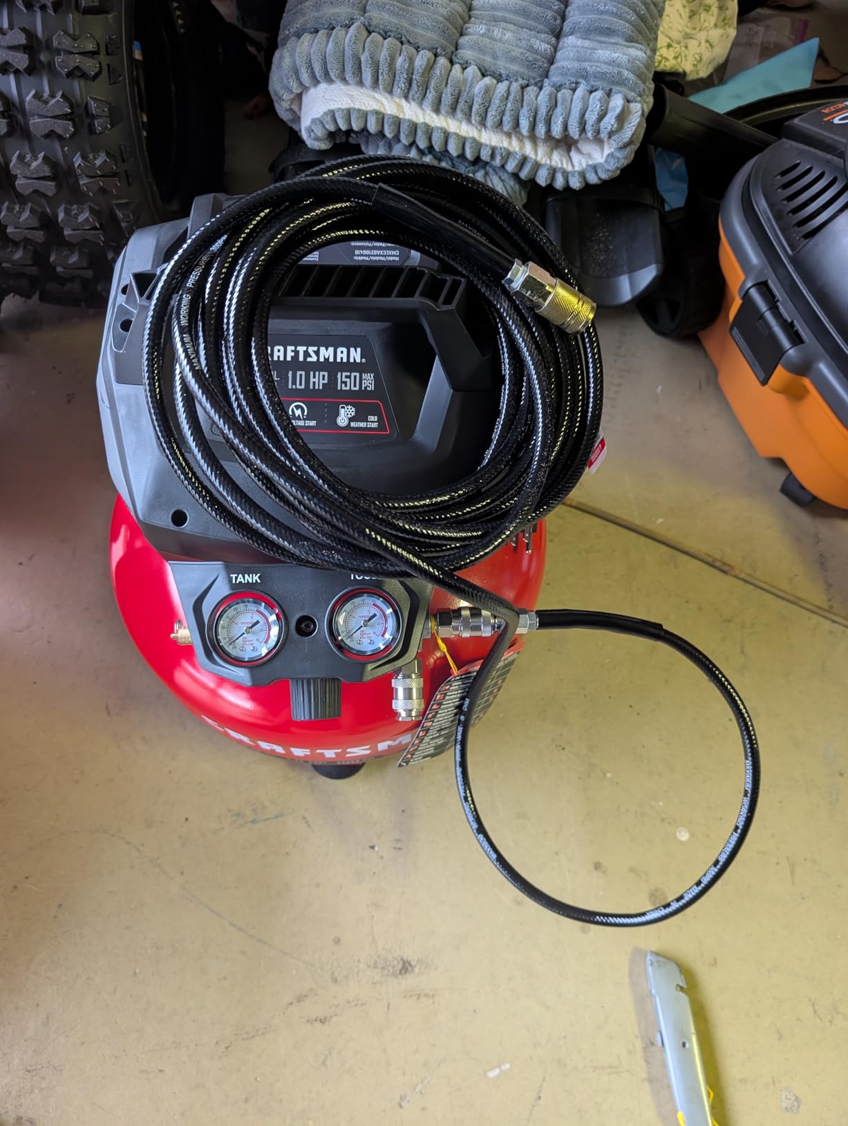 CRAFTSMAN 6 Gallon Pancake Air Compressor, Oil-Free, 150 PSI Kit | Portable, 2.6 SCFM @ 90 PSI, 18GA Brad Nailer And 10-Piece Kit For DIY Projects, Home Improvement, woodworking and Repairs customer photo 2
