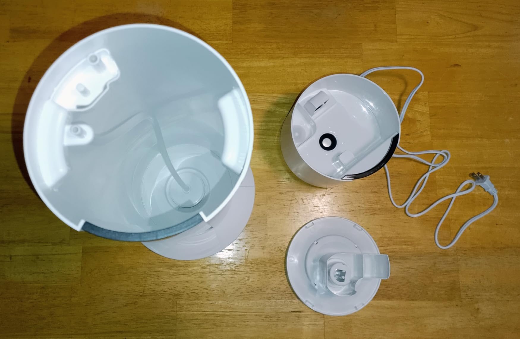 DREO 11L Smart Humidifier 747S Large Room 700 ft², 100H Runtime, 21dB Quiet, Top Fill, 1500+RGB Light, APP & Remote Control, Clean Tank Technology, 12H Timer, Cool Mist Humidifers for Bedroom, White customer photo 2