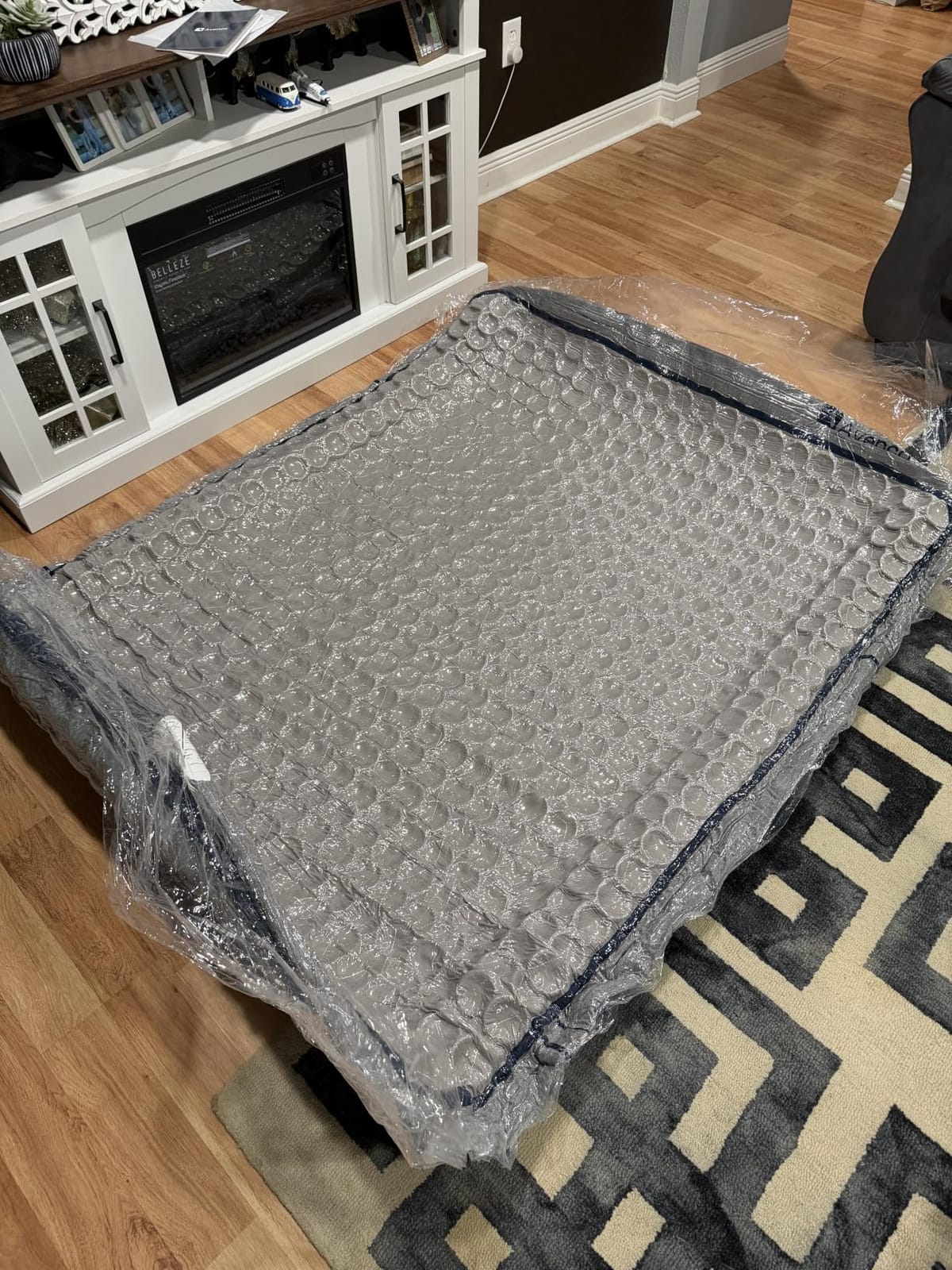 Avenco Queen Mattress 12 Inch, Luxury Hotel-Level Cooling Hybrid Mattress | Dual NanoGEL™ Memory Foam with SmartS Coil® for Motion Isolation & Extra Back Support, Pressure Relief, CertiPUR-US Certified customer photo 1