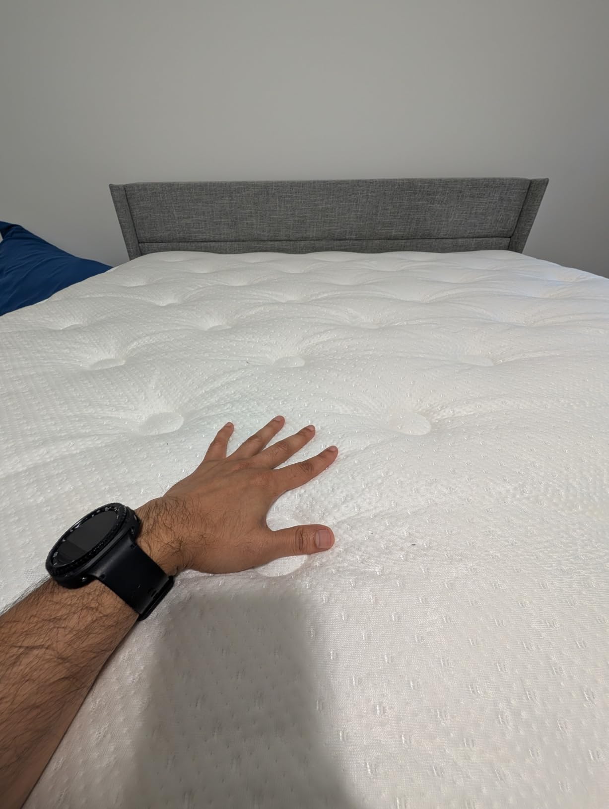 Queen Mattress, 12 Inch Hybrid Mattress with Memory Foam , Medium Firm, Zoned Support, Motion Isolation & Pressure Relief customer photo 1