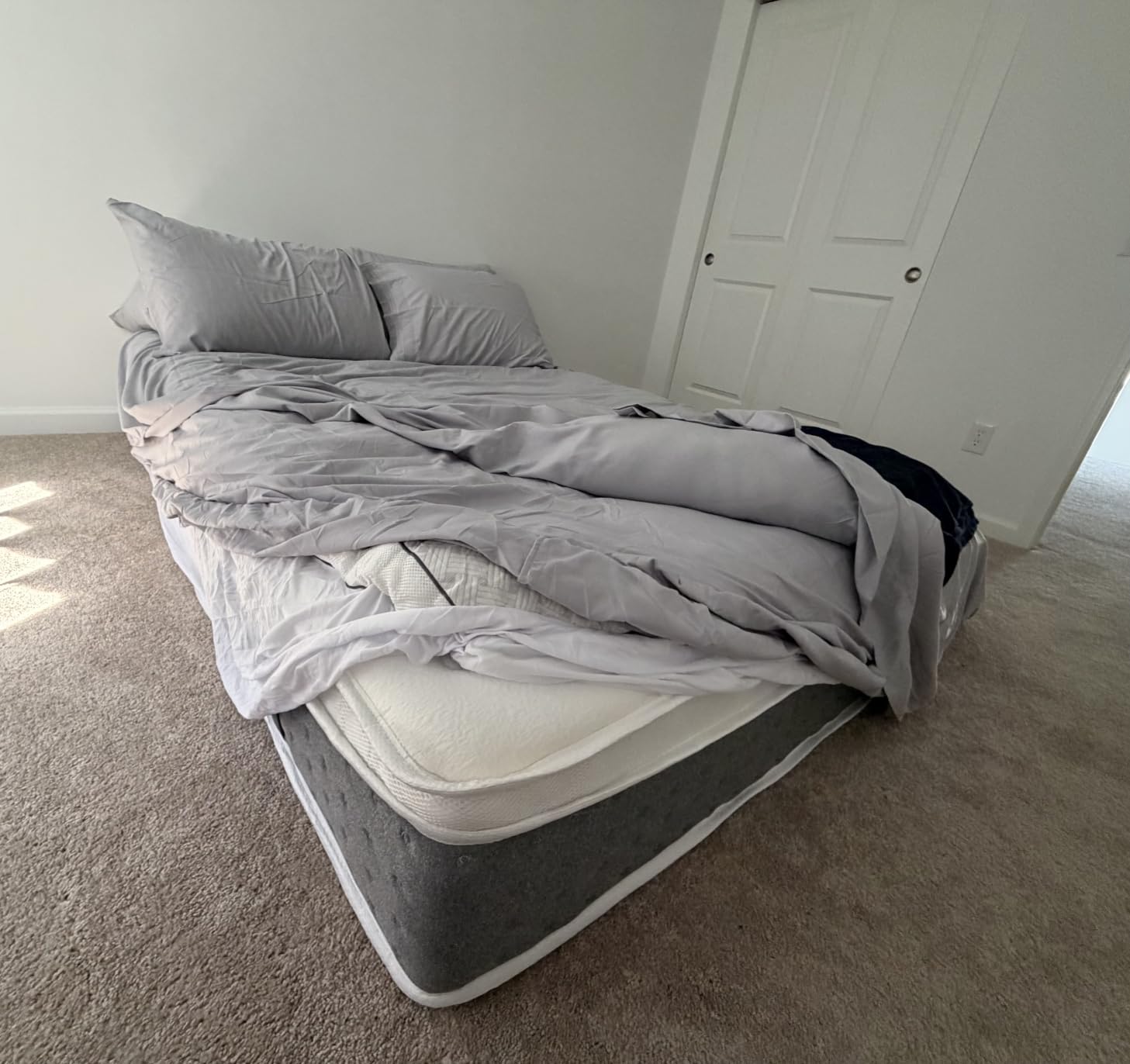 Queen Mattress, 12 Inch Hybrid Mattress with Memory Foam , Medium Firm, Zoned Support, Motion Isolation & Pressure Relief customer photo 2