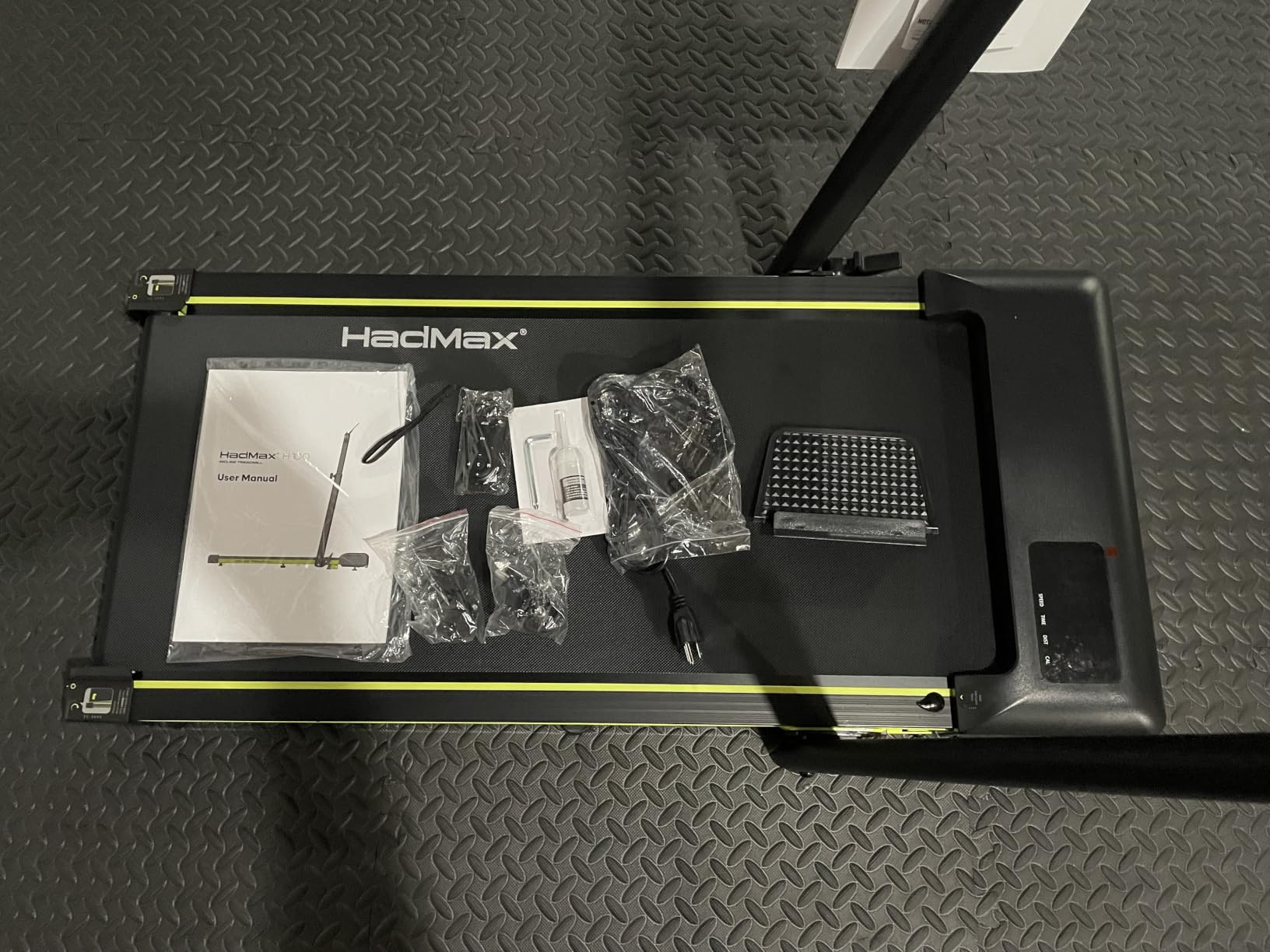Walking Pad Treadmill with Incline and Height Adjustable Handle Bar | Small Foldable Treadmills for Home, 3.0HP Under Desk Walking Pad, Compact Quiet for Apartment Office customer photo 2