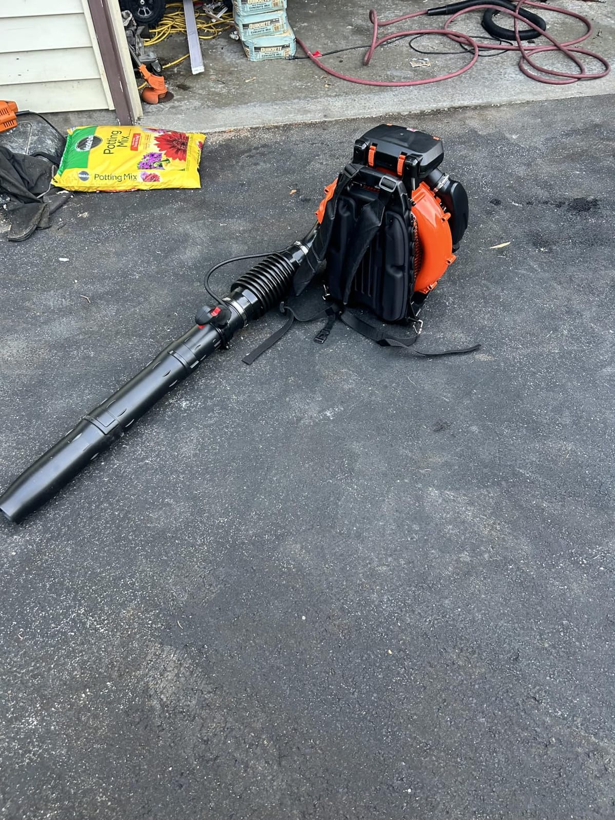 80cc Gas Backpack Leaf Blower, 900 CFM Cruise Control, 4.3 HP 6800 RPM Engine, 206 MPH Airflow, 88 dB Rating, Frame-Separated Suspension, 180-Degree Handle customer photo 2