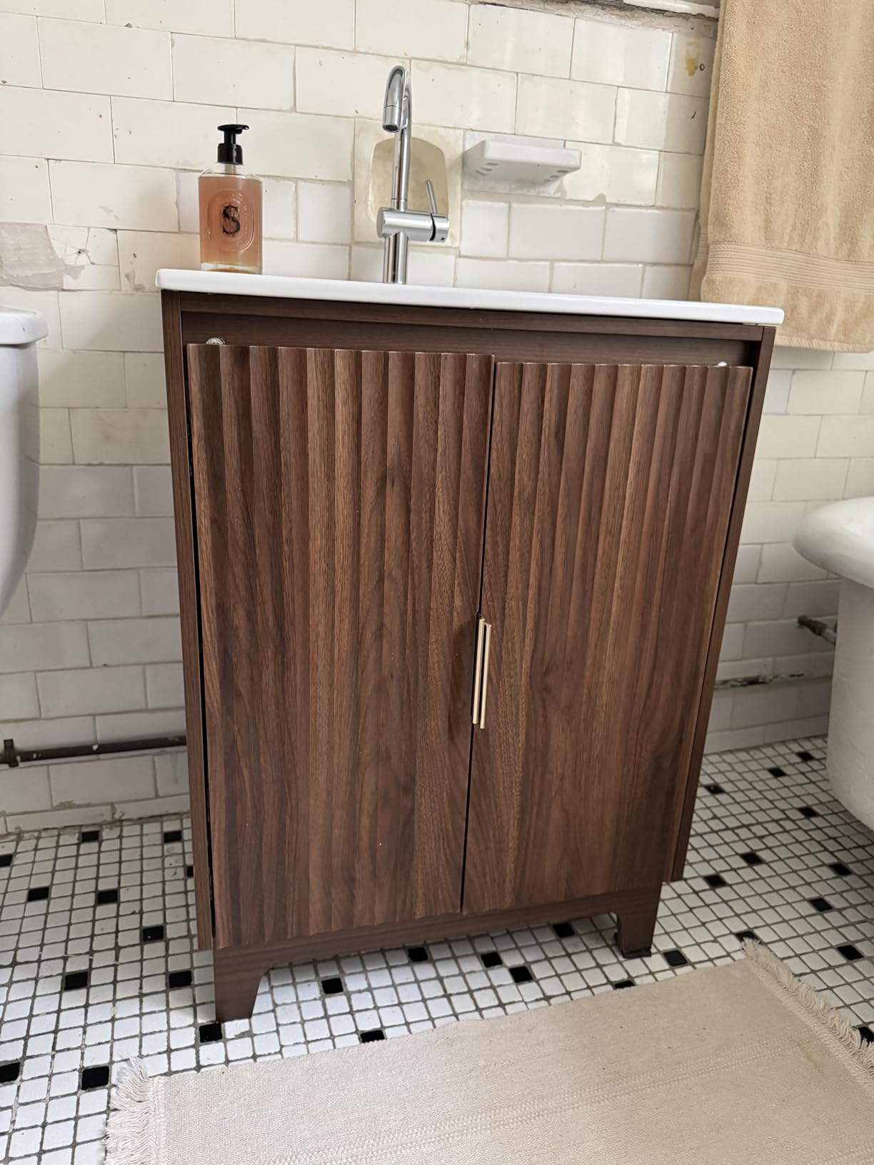 VINGLI 24 Inch Floating Bathroom Vanity with Vessel Sink, Wall-Mounted Dark Walnut Cabinet with Adjustable Open Shelf, Fluted Soft-Close Door and Plumbing Cutout customer photo 1