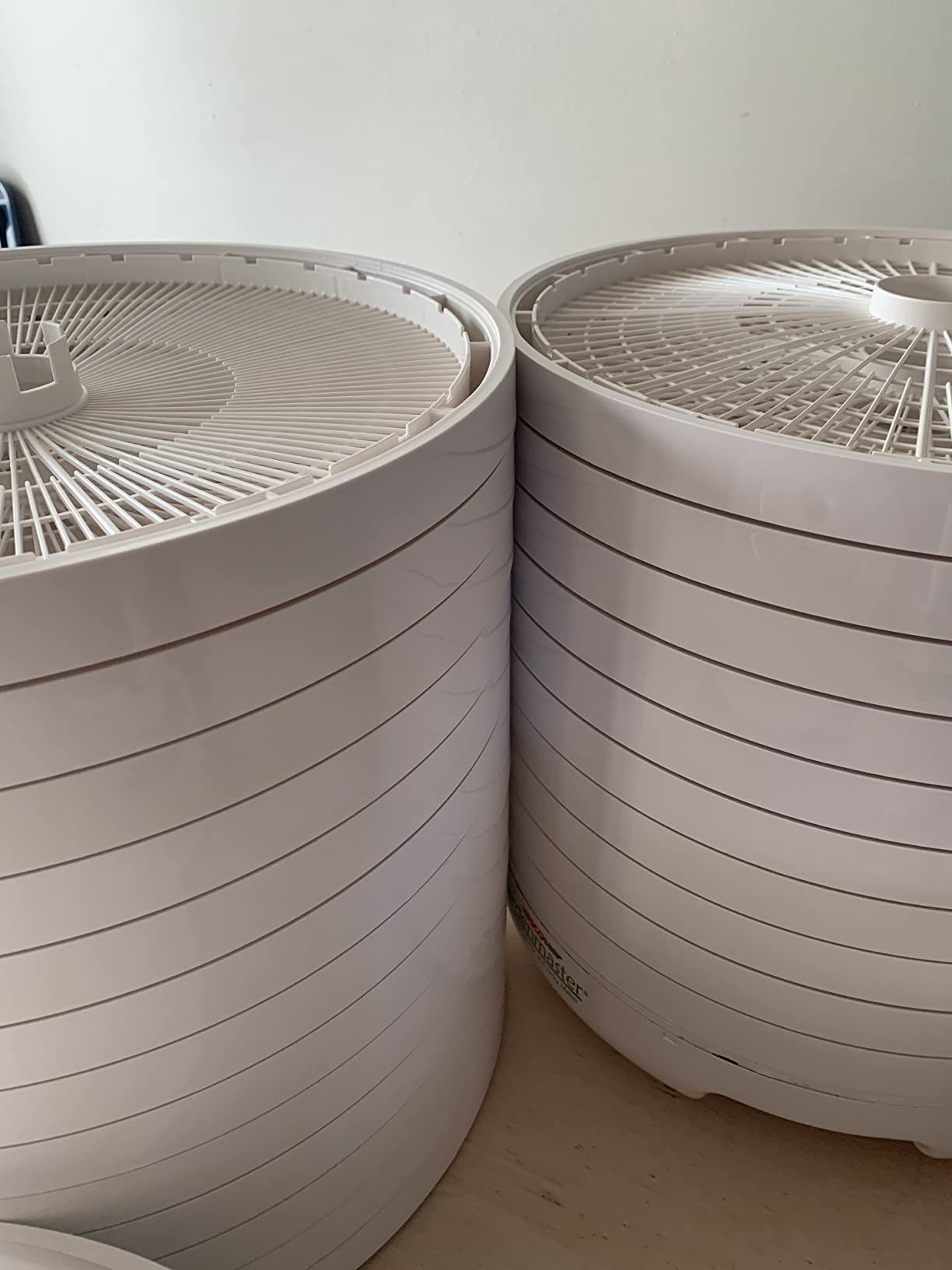 Nesco TR-2 White Plastic Round 15 1/2