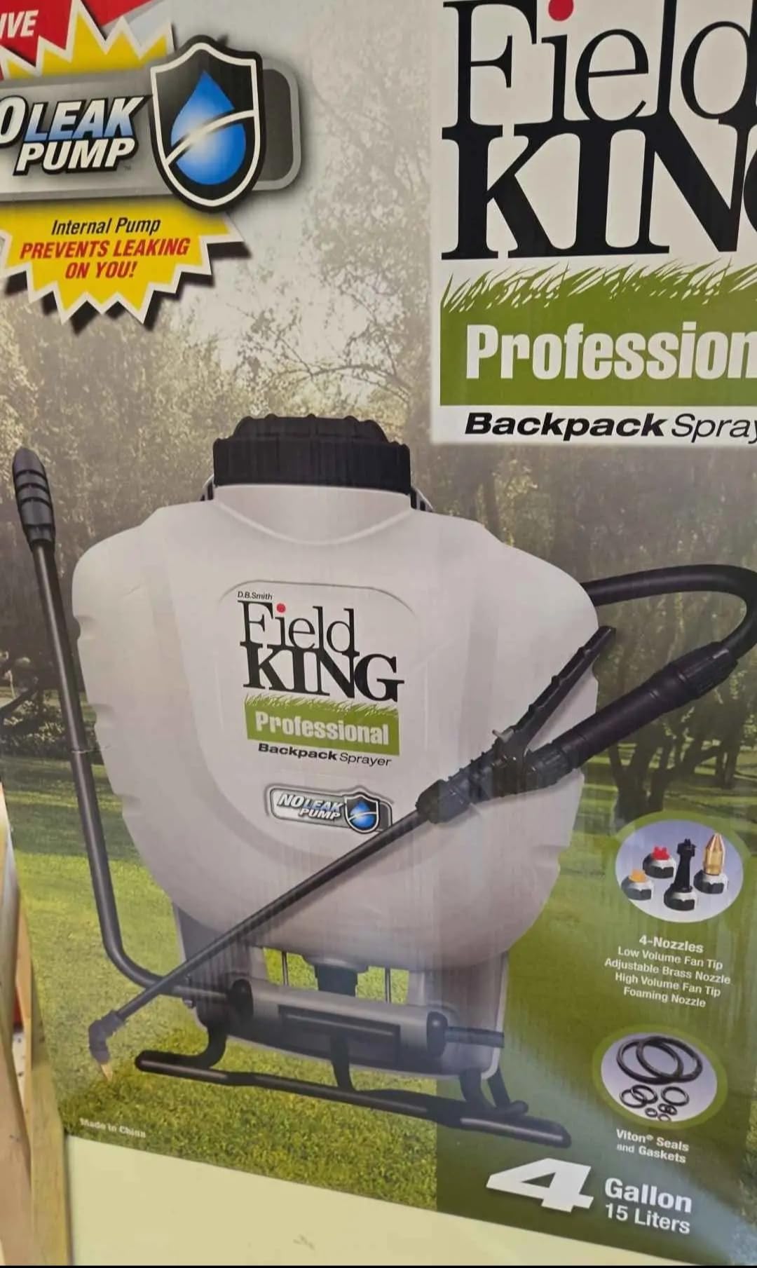 FIELD KING 190328 Backpack Sprayer, 4 Gallon, with Internal No Leak Pump Design Delivers 150 PSI customer photo 2