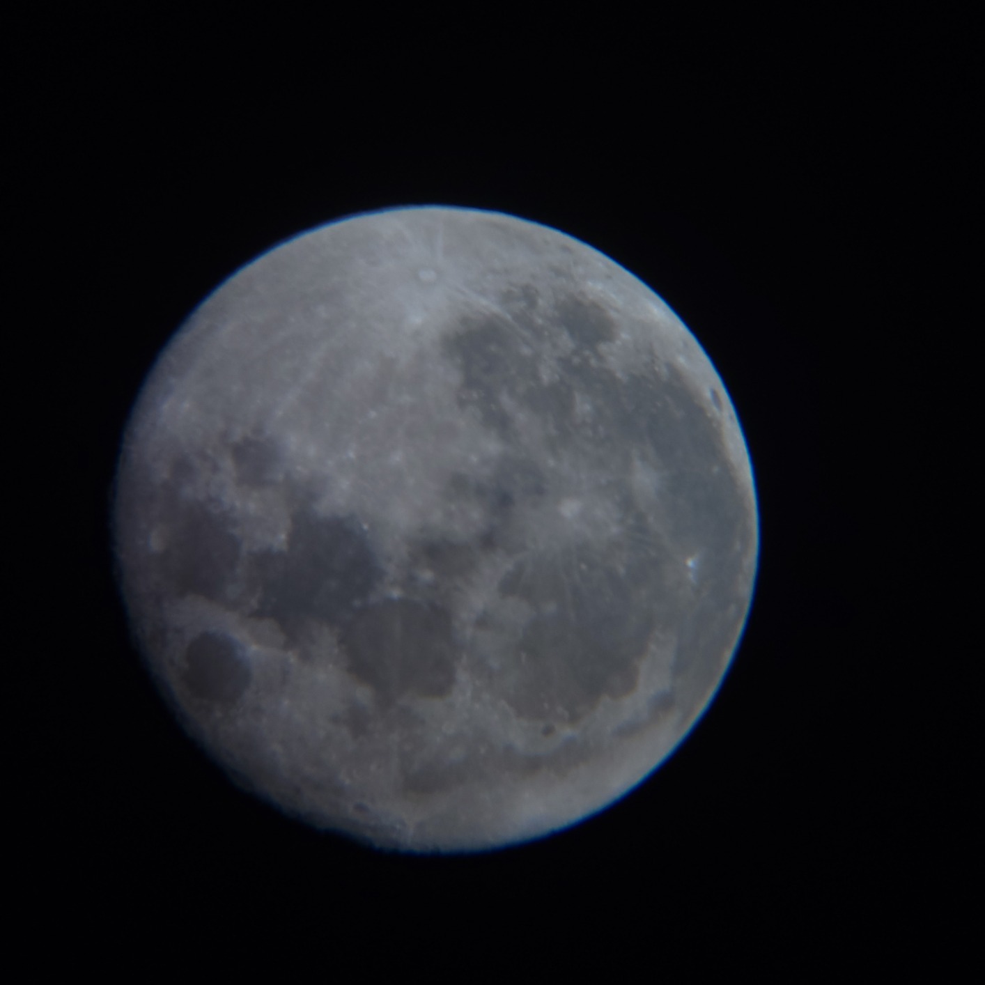 Celestron AstroMaster 130EQ Telescope for Deep-Sky Beginners | Large 130mm Optics, Bright Moon & Deep-Sky Views, Perfect First Telescope, German Equatorial Mount with Easy Manual Controls customer photo 2