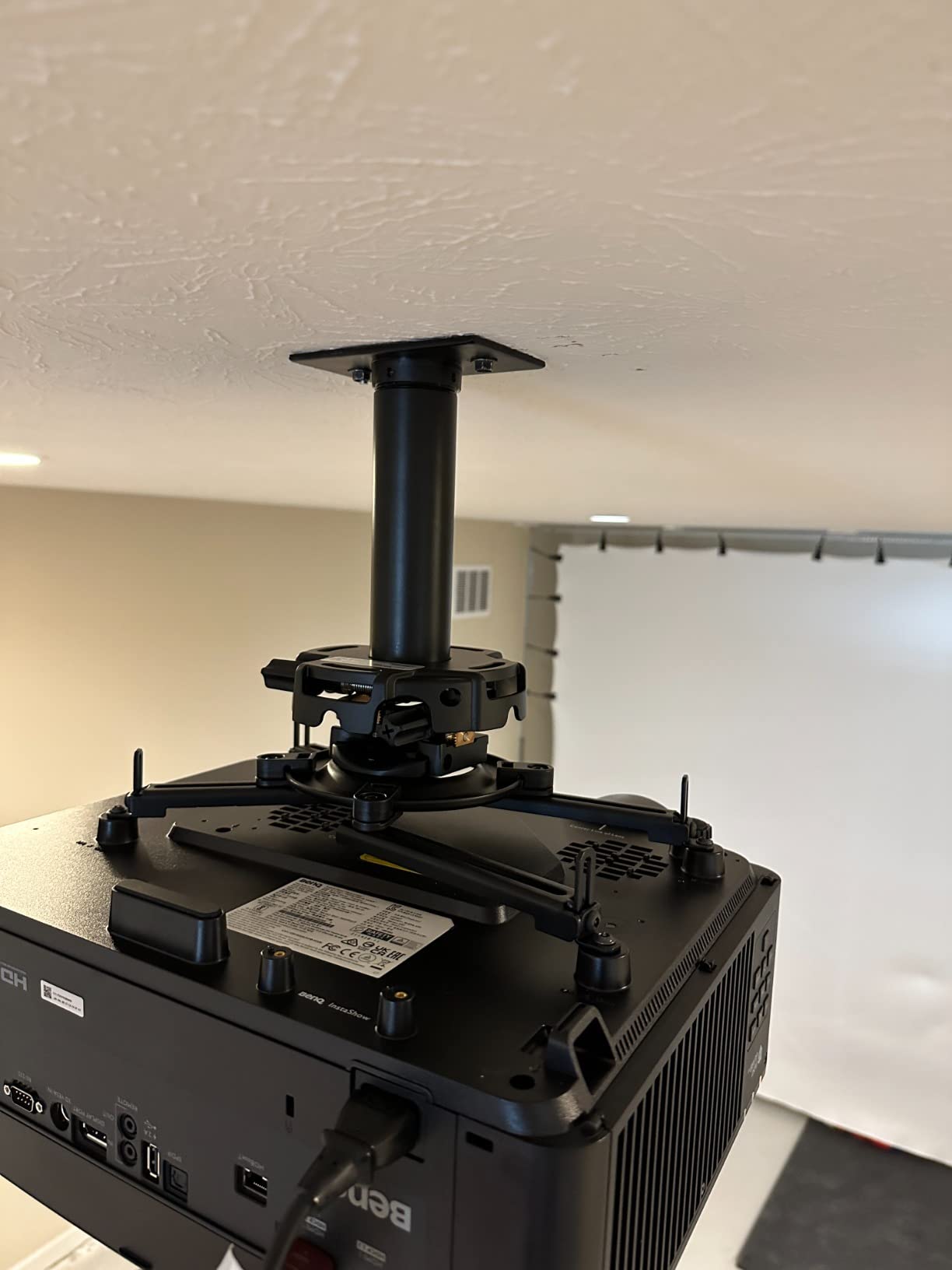 Peerless-AV PRG-UNV: Precision Gear Projector Mount for Multimedia Projectors up to 50lb (22kg) in Black customer photo 2