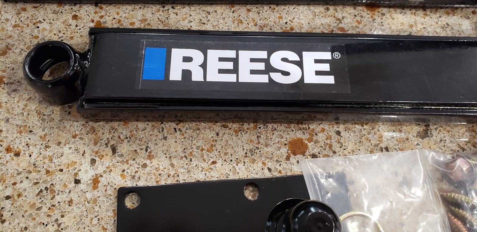 REESE Pro-series 83660 Weight Distribution Sway Control, Friction customer photo 1