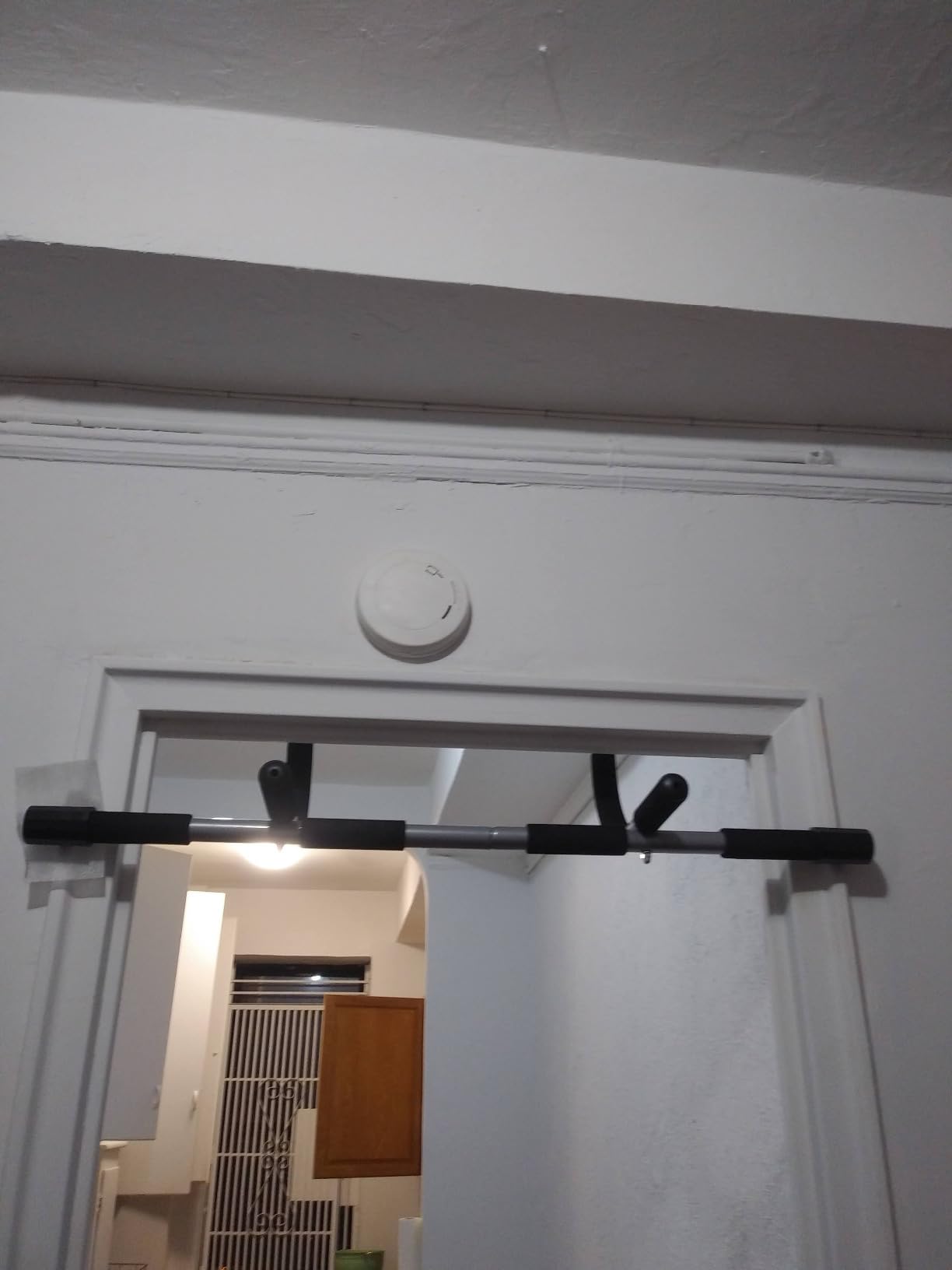 Iron Gym Pull-Up Bar - Total Upper Body Workout Bar for Doorway, Adjustable Width Locking, No Screws Portable Door Frame Horizontal Chin-up Bar, Fitness Exercise customer photo 1