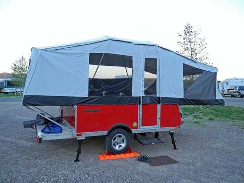 Lynx Levelers 11 Pack Including 1 Lynx Cap Level Top for RV/Trailer/Motorhome/Vanlife Interlocking Leveling Blocks with Storage Bag for Most Leveling and Stabilizing Functions. 00015, Made in USA. customer photo 2