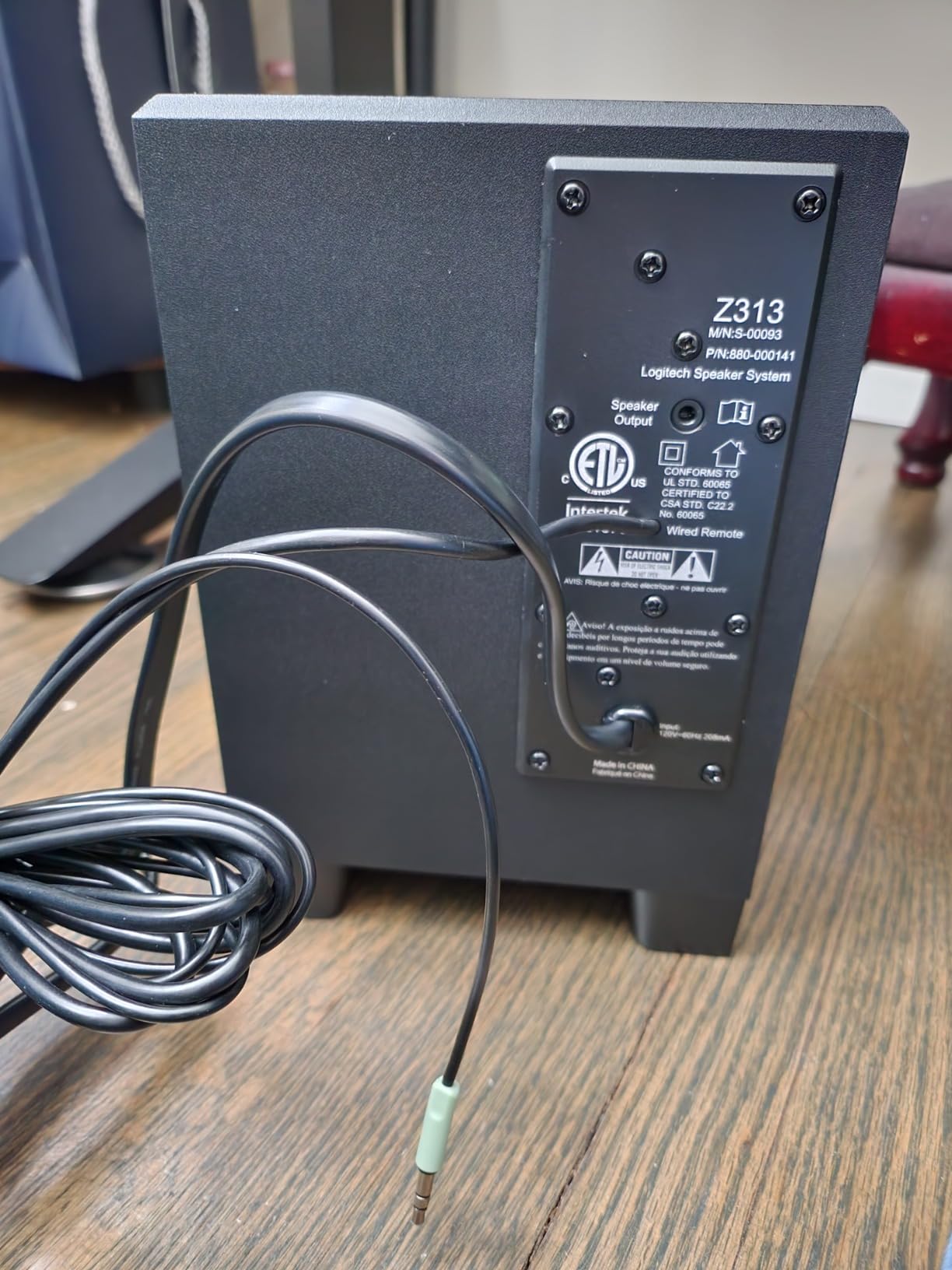Logitech Z313 2.1 Multimedia Speaker System with Subwoofer - Black customer photo 2
