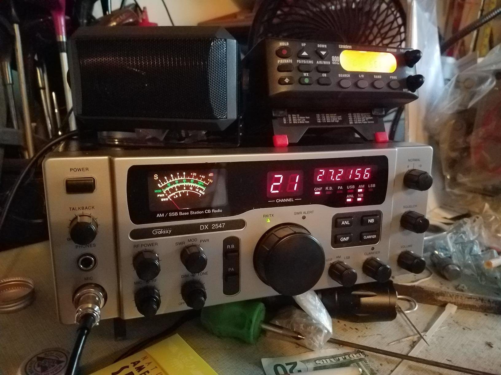 Galaxy DX-2547 AM/SSB CB Base Station w/ Freq Counter, Talkback & Roger Beep customer photo 1