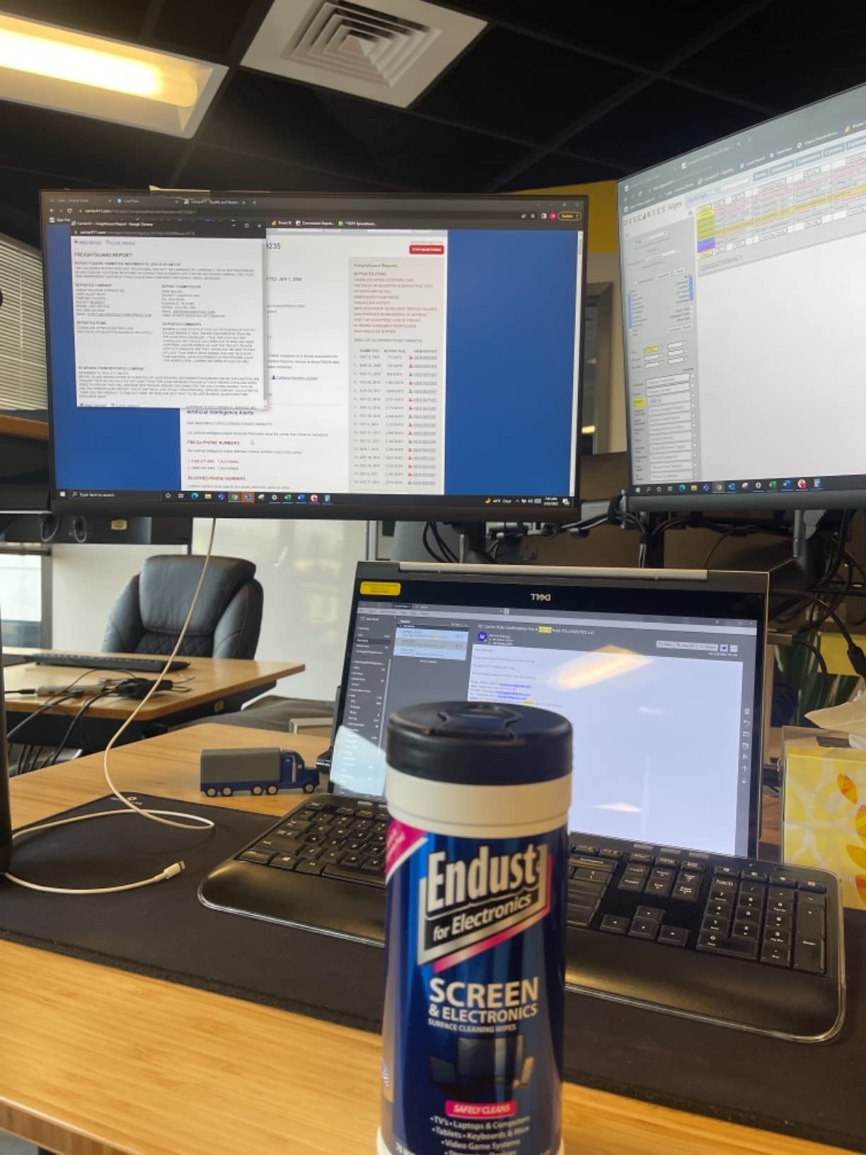 Endust for Electronics; Screen & Surface Cleaning Wipes, Great LCD and Plasma Wipes, 70 Wipes (11506) customer photo 2