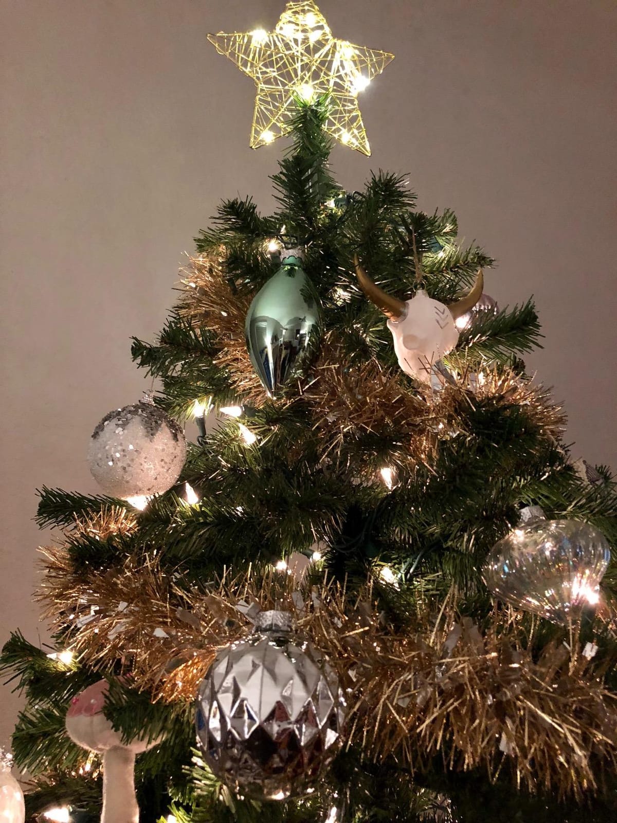 National Tree Company 7.5ft Unlit North Valley Spruce Christmas Tree | 1,346 Tips, Includes Stand, Artificial, Green customer photo 2