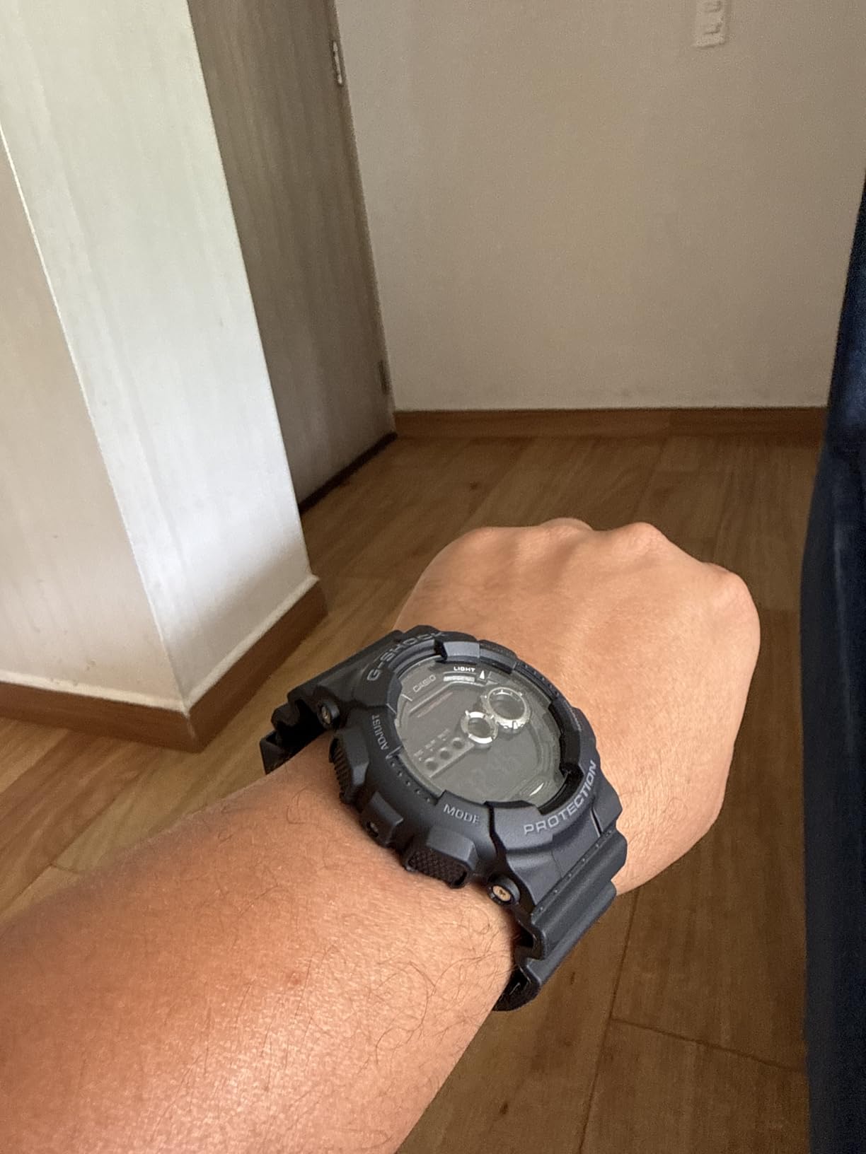 G-Shock GD100-1B Men's Tough Digital Watch, 200M Water Resistant, High-Brightness LED, Dual Time & 7-Year Battery customer photo 2