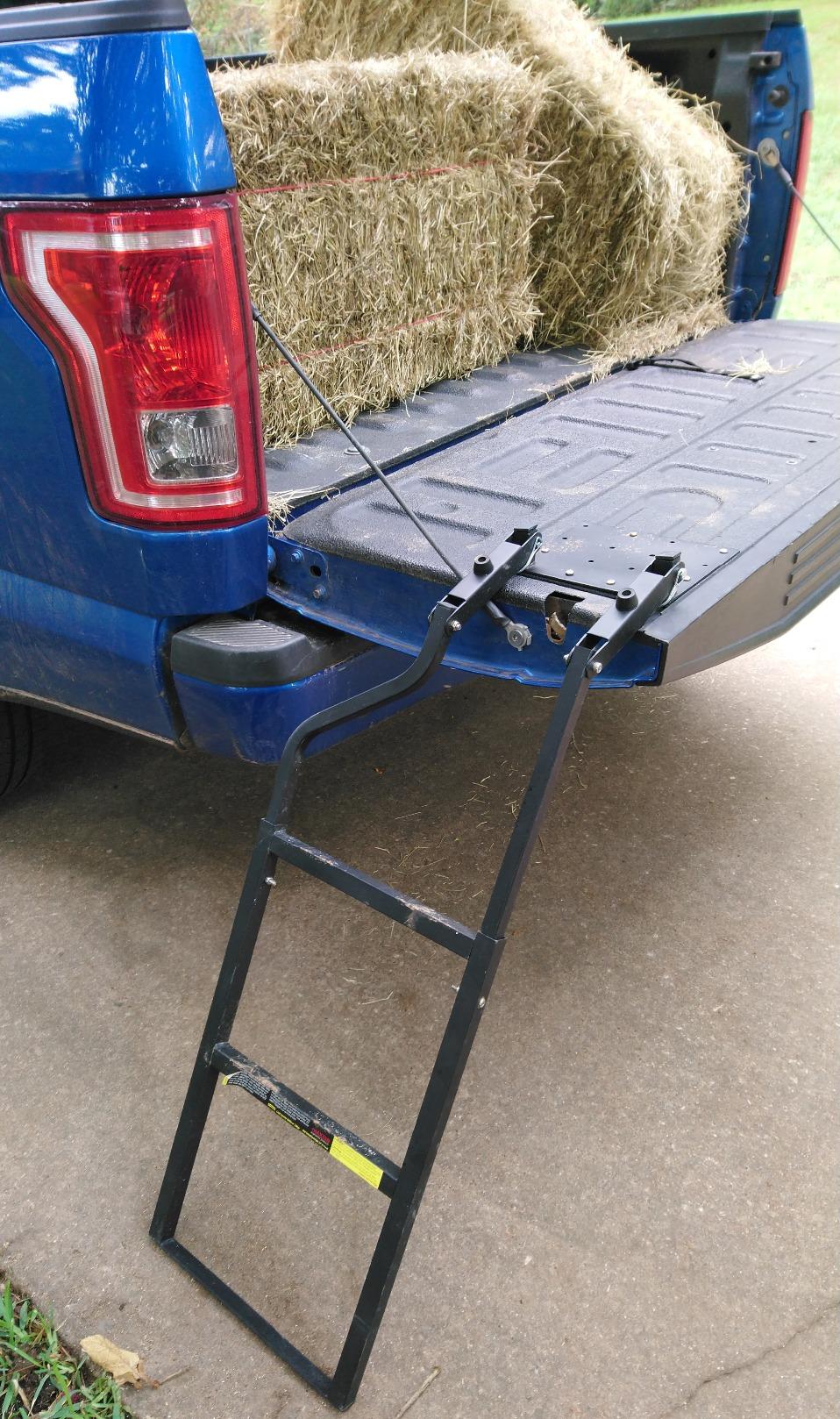 Traxion 5-100 Pickup Truck Tailgate Ladder, Fits Most 28–42 in. Tailgates, 300 lb Total Weight Capacity, Black customer photo 1