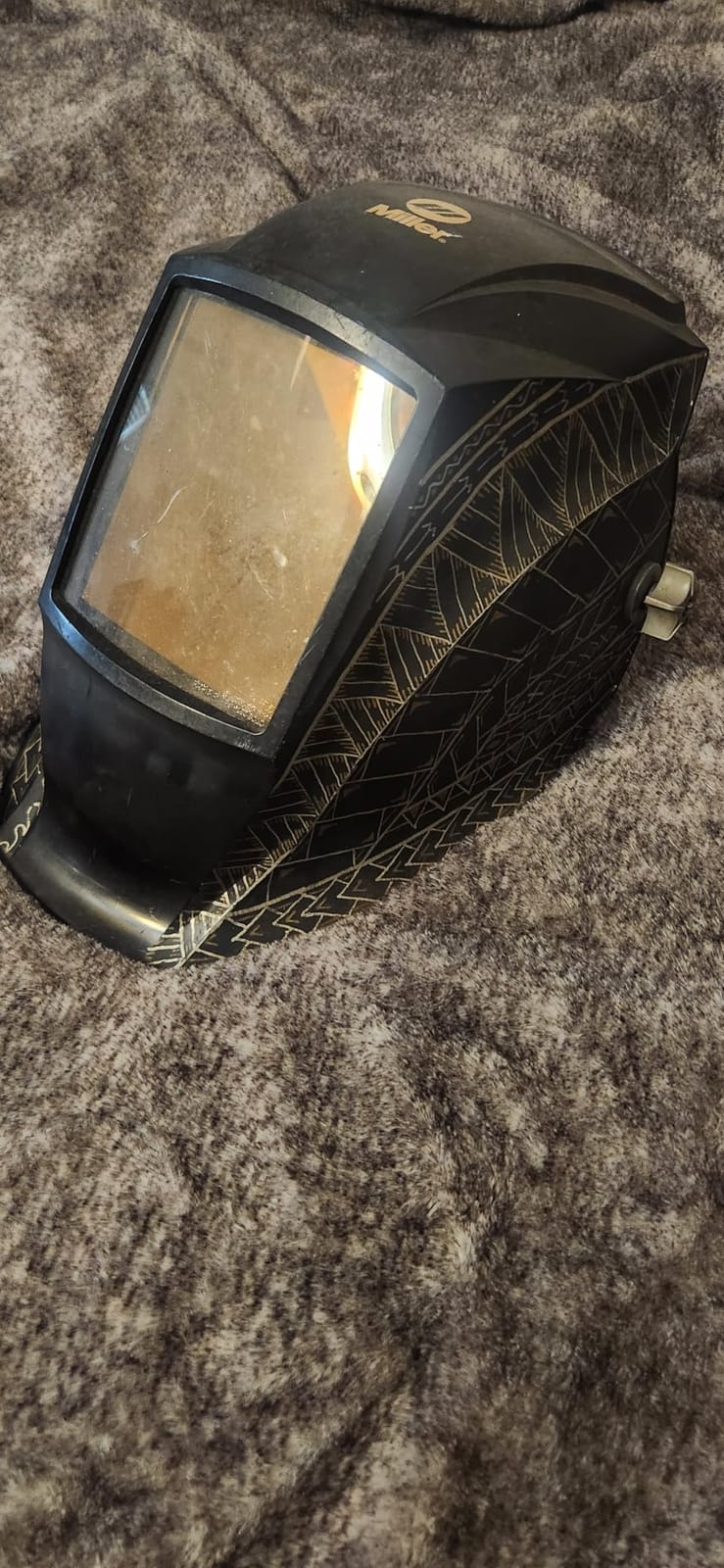 Miller 238497 MP-10™ Passive Welding Helmet, 4x4 in Viewing Area customer photo 1