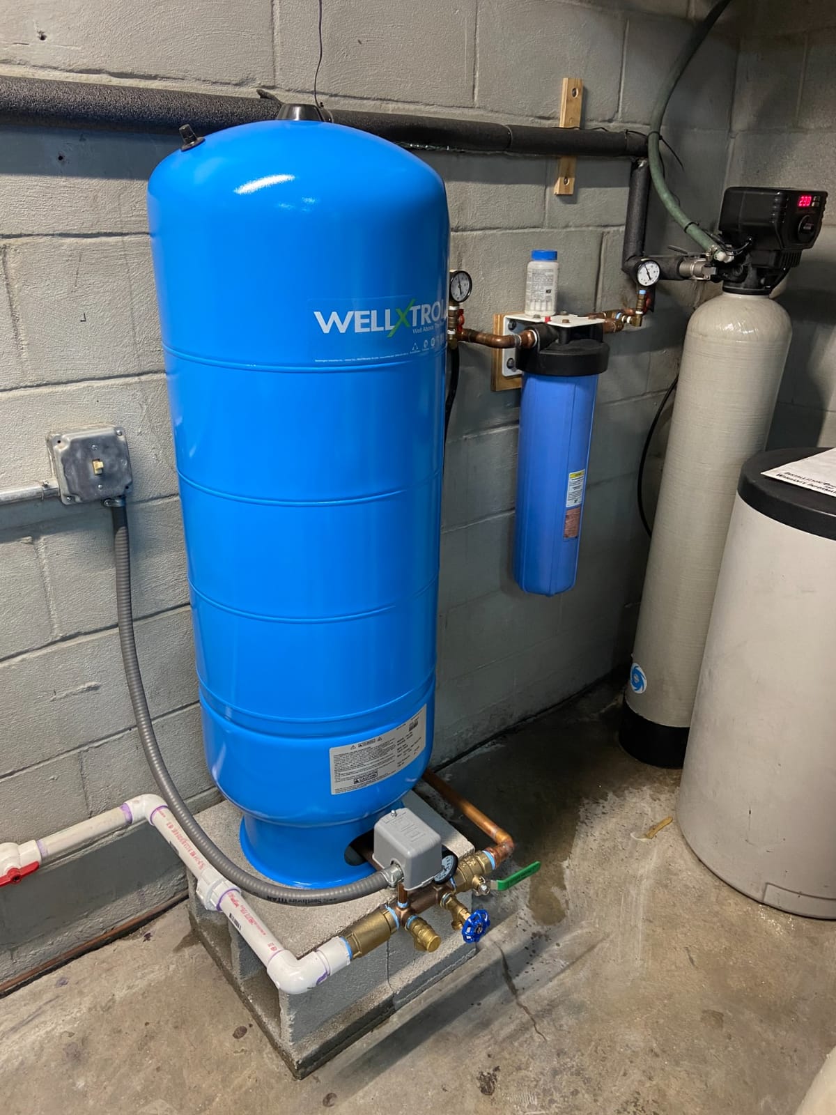 Amtrol WX-203 Well-X-Trol Stand Well Water Tank customer photo 2