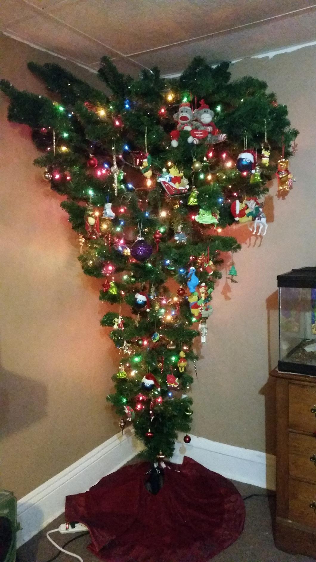 Vickerman 7.5' Green Upside-Down Artificial Christmas Tree - Unlit - Faux Upside-Down Christmas Tree - Seasonal Indoor Home Decor - Artificial Realistic Looking Tree - Reliable and Durable customer photo 1