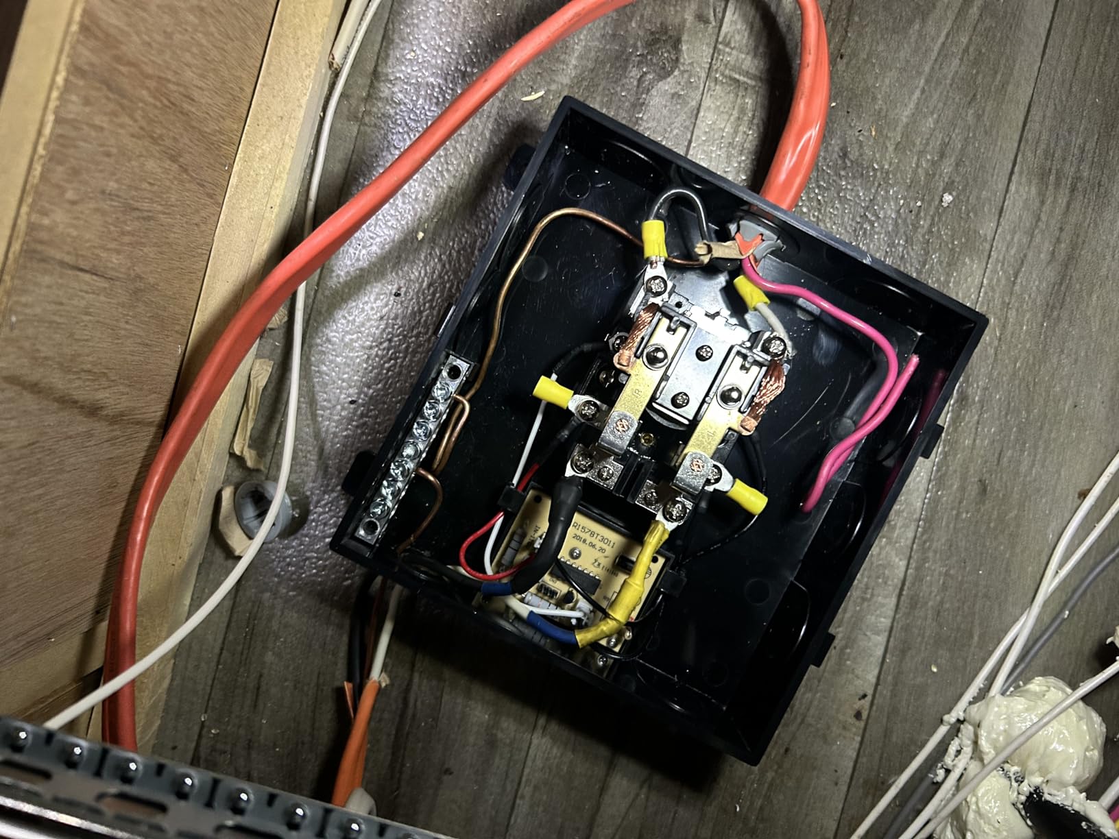 PowerMax PMTS-30 30 Amp Automatic RV Transfer Switch 120V customer photo 2