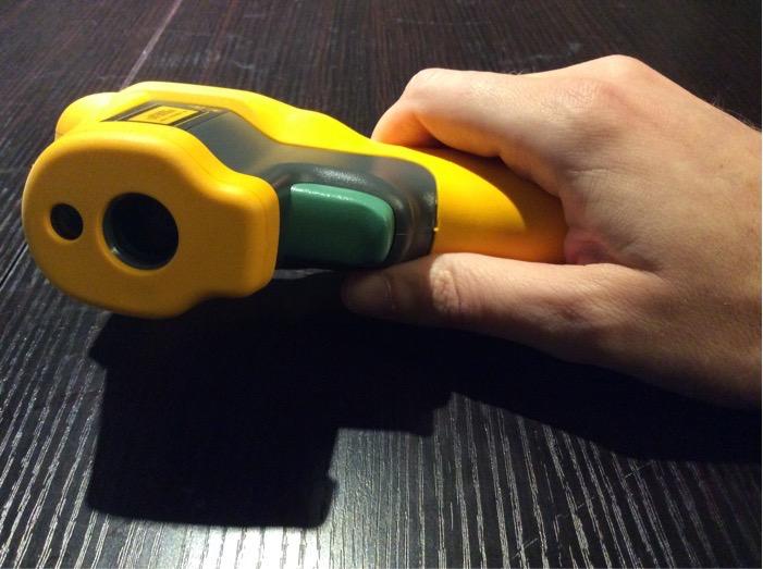 Fluke 62 Max Industrial Infrared Thermometer, -22 to +932 Degree F Range, Single Laser Targeting, 10:1 Distance to Spot Ratio, IP54 Rating, Includes 3 Year Warranty, (Not for Human Temp) customer photo 2