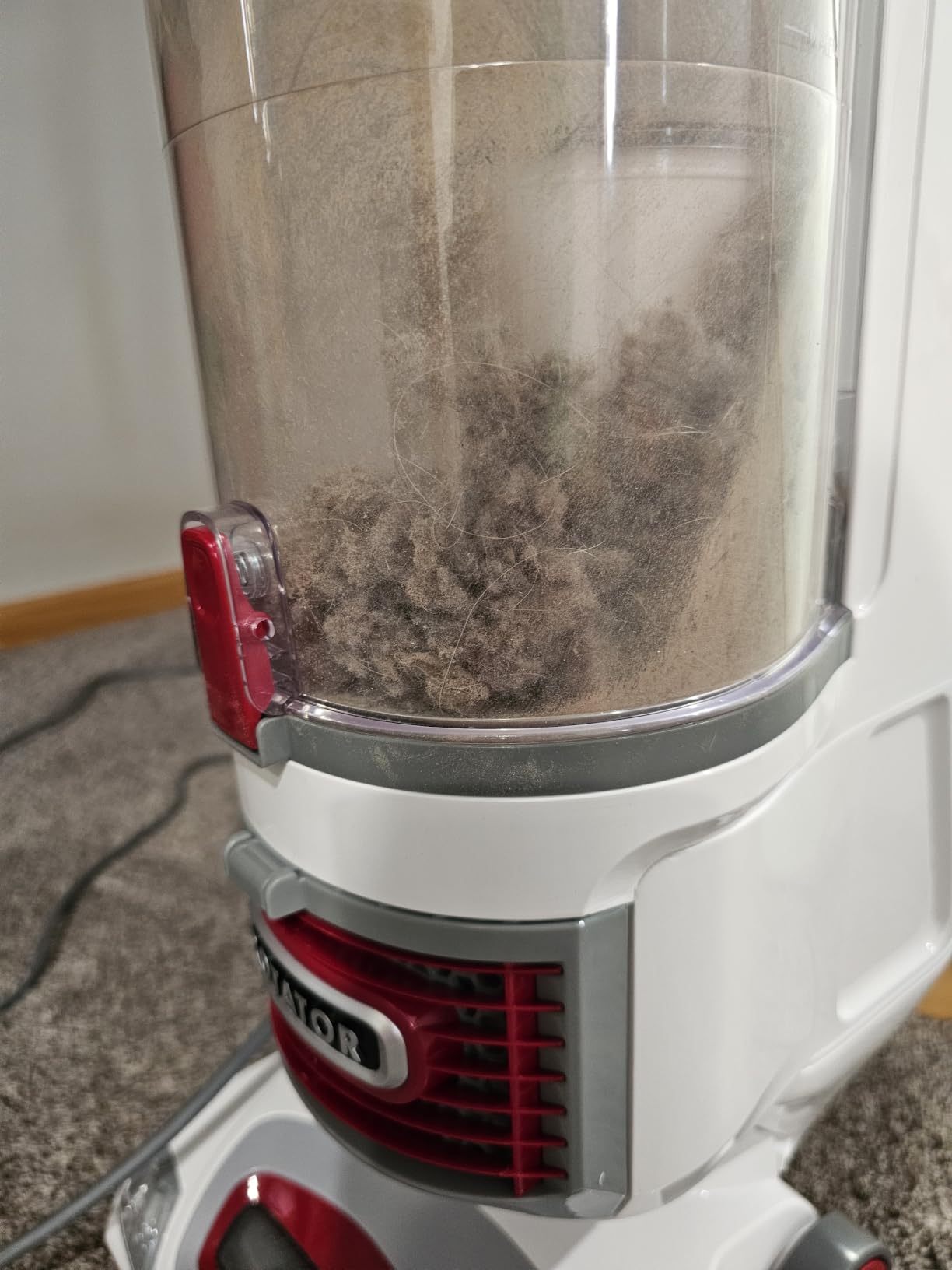 Shark Rotator Lift-Away Upright Vacuum with HEPA Filter, White/Red, NV501 | Lift-Away Pod, 0.9-Qt Dust Cup, Swivel Steering, LED Headlights, Wide Upholstery Tool, Dusting Brush and Crevice Tool customer photo 2